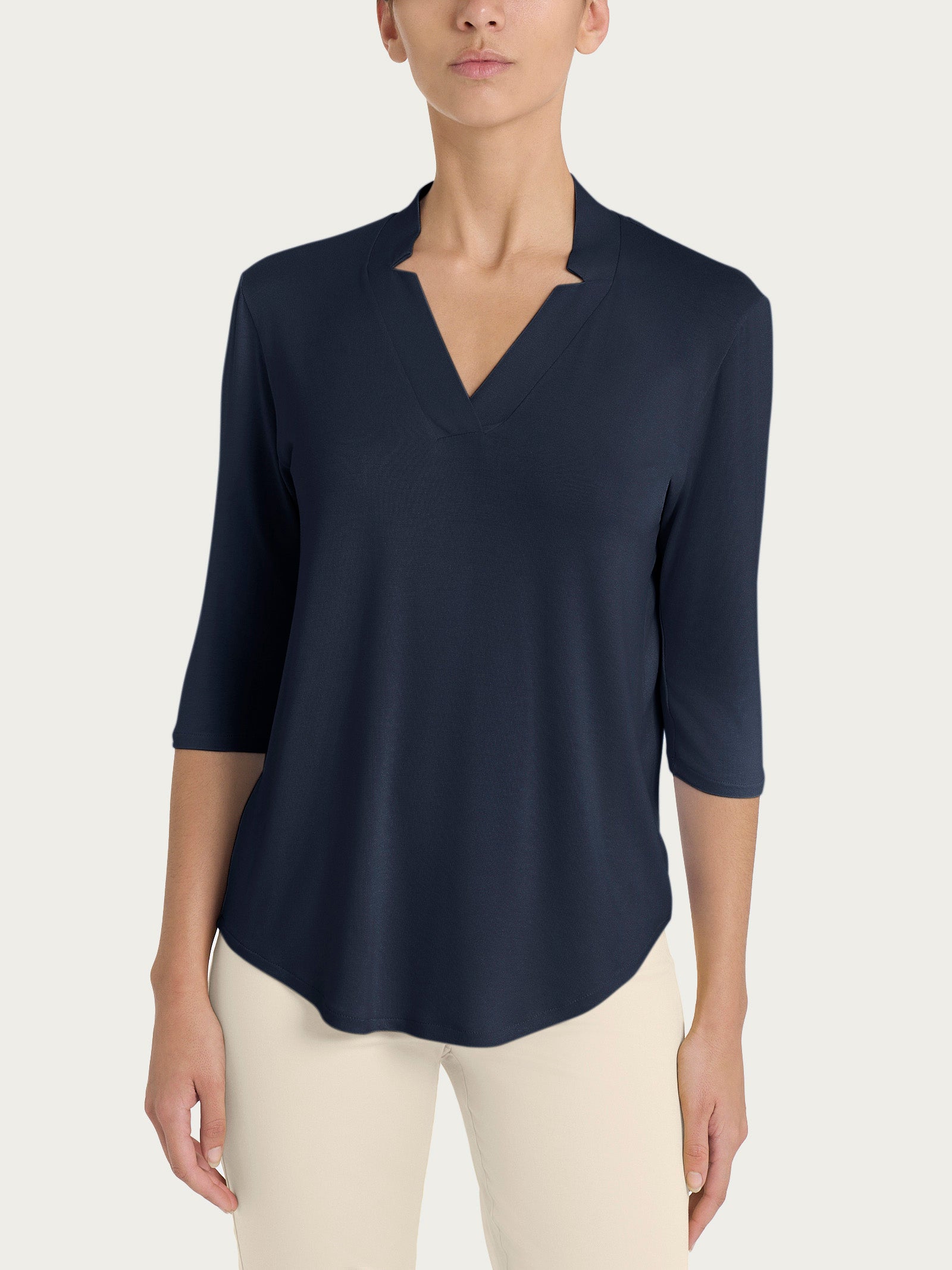 T-shirt slim f con scollo a V - Blu Scuro | Benetton