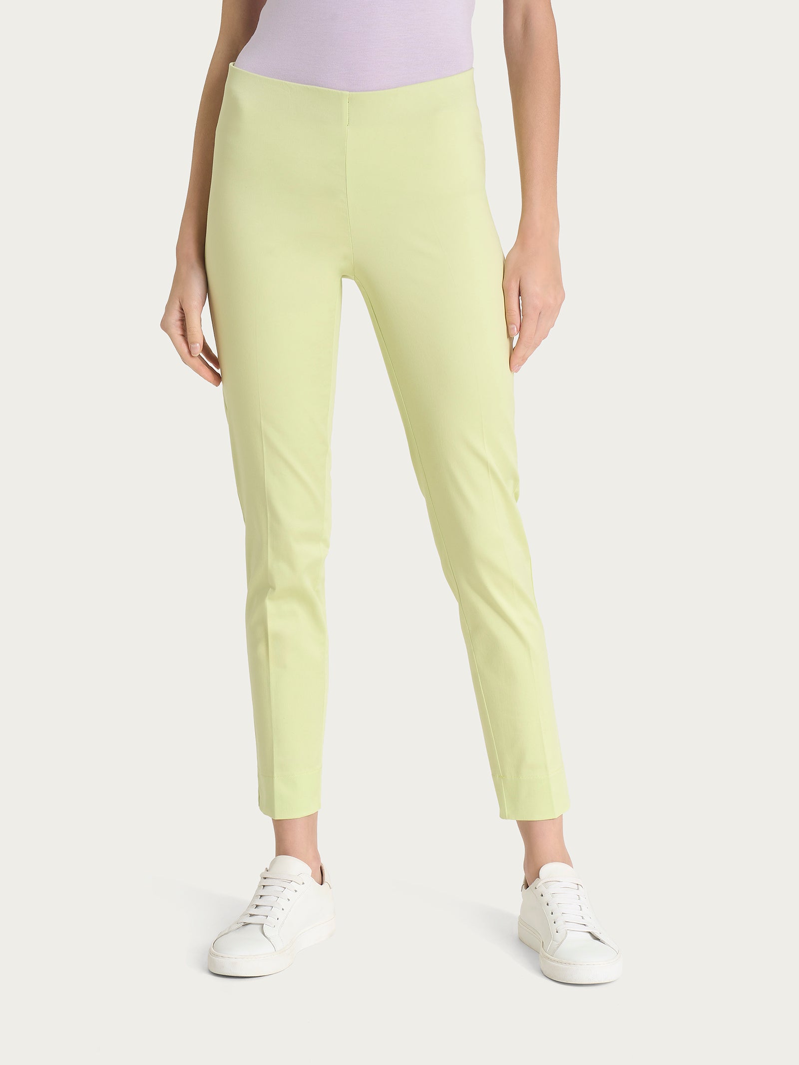 Capri pants with slits in Satin Power Shadow Lime – Ragno