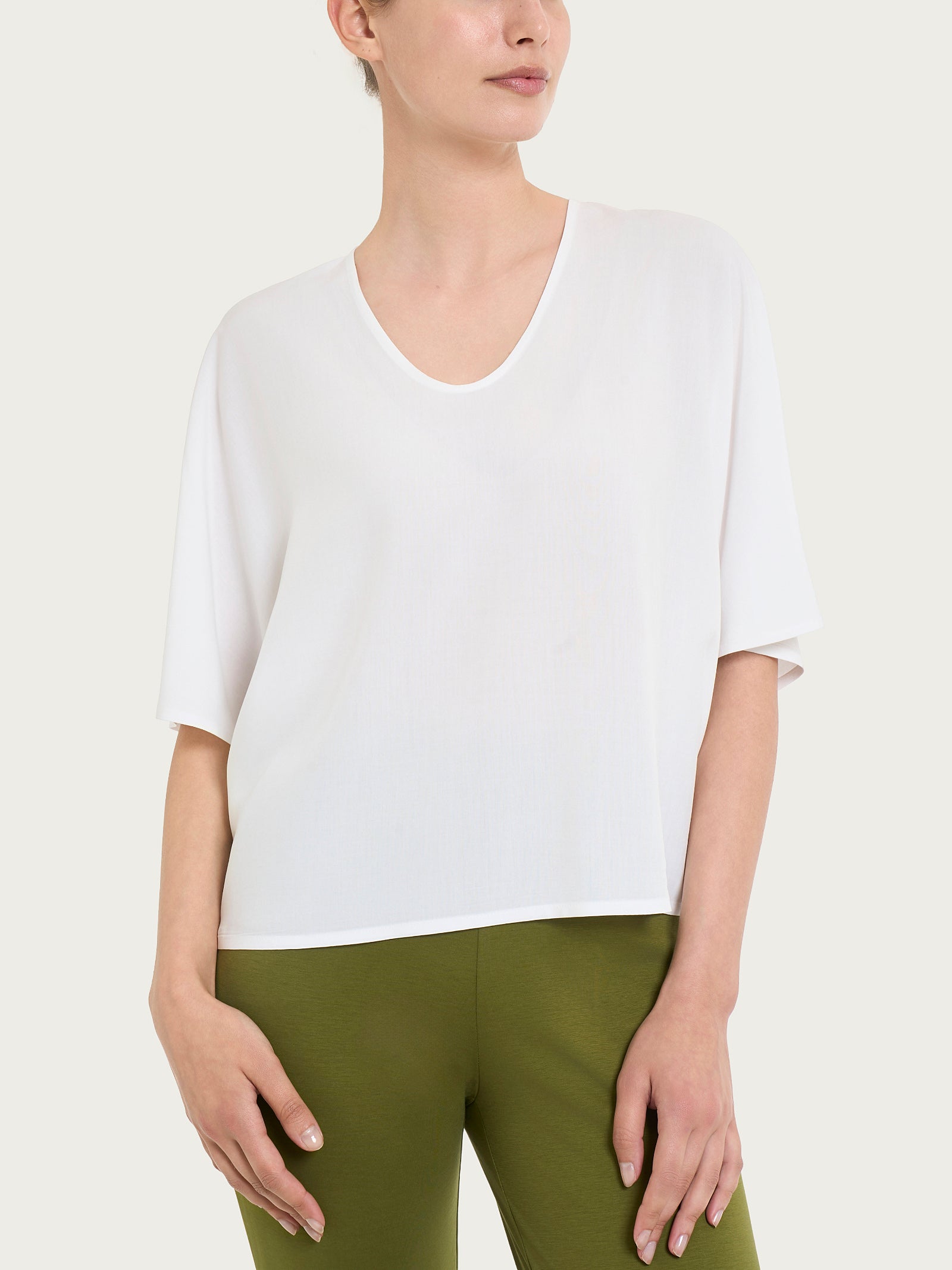 Blusa con scollo a V e manica al gomito in Ecoseta Bianchi Donna - Ragno