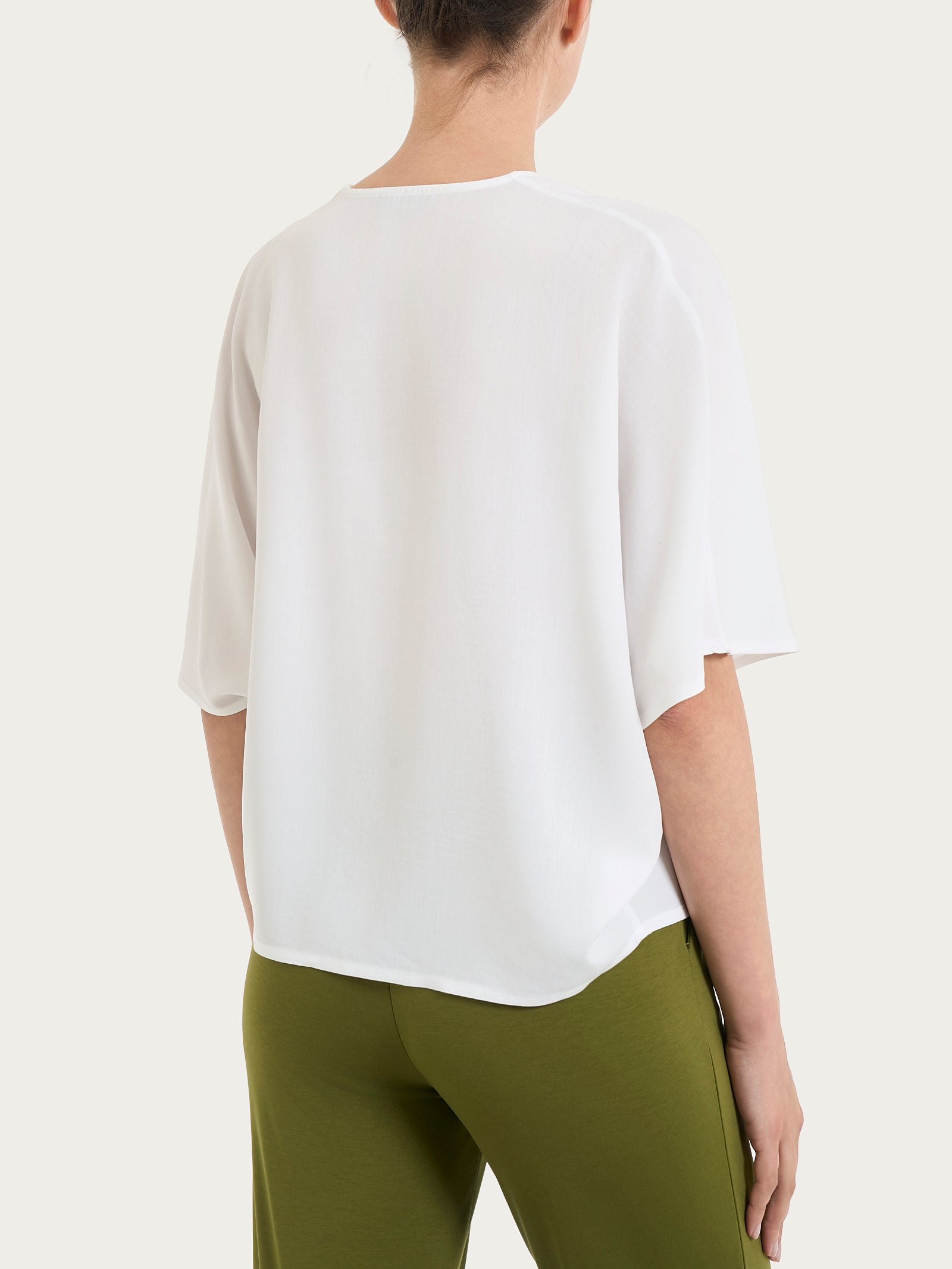 Blusa con scollo a V e manica al gomito in Ecoseta Bianchi Donna - Ragno