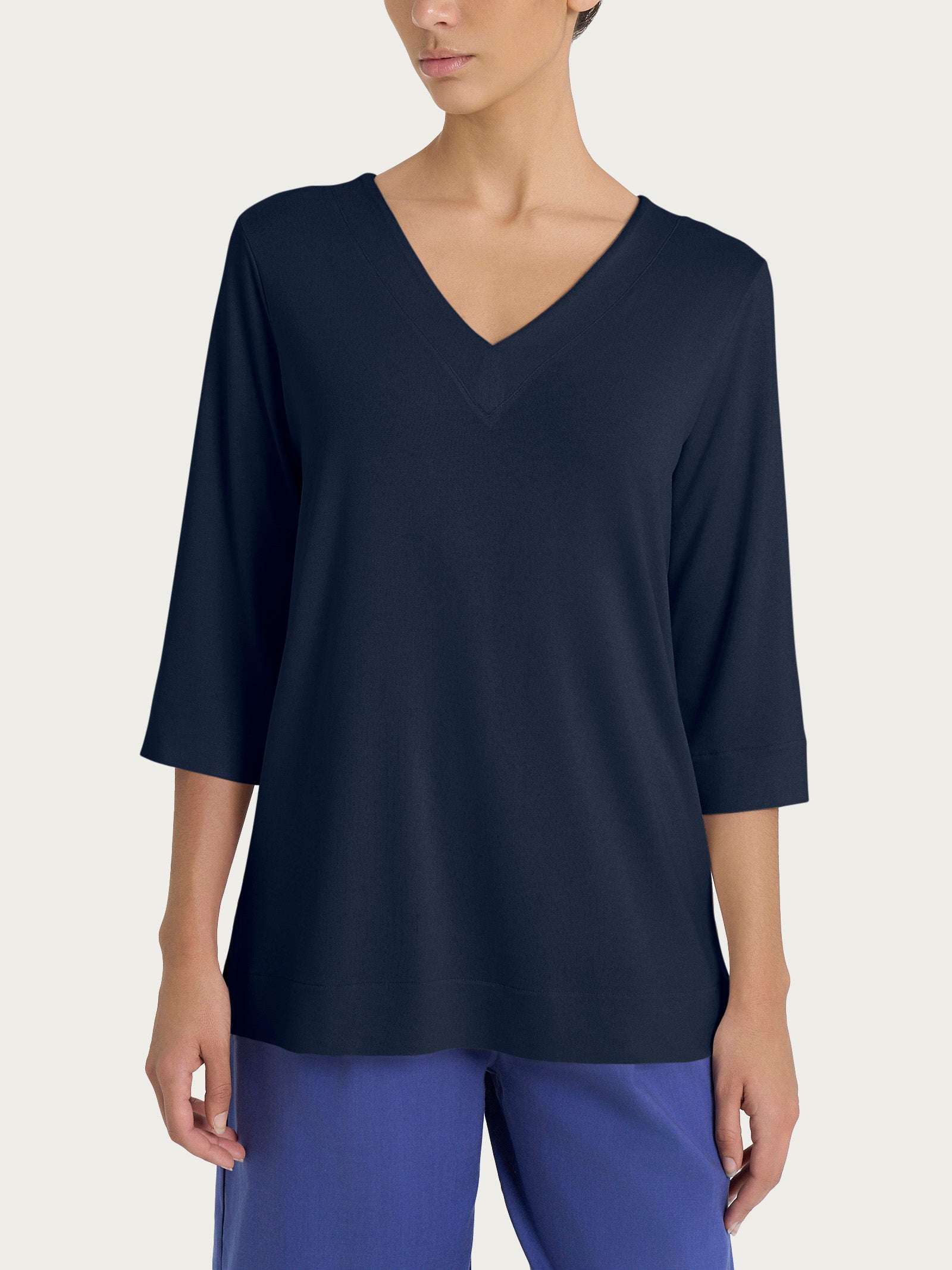 Camiseta con doble escote en V en punto crepé viscosa - Bleu – Ragno, image size:1600x2133