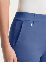 Gerade Hose mit Taschen und Umschlägen aus Satin Power Blue Damen - Ragno