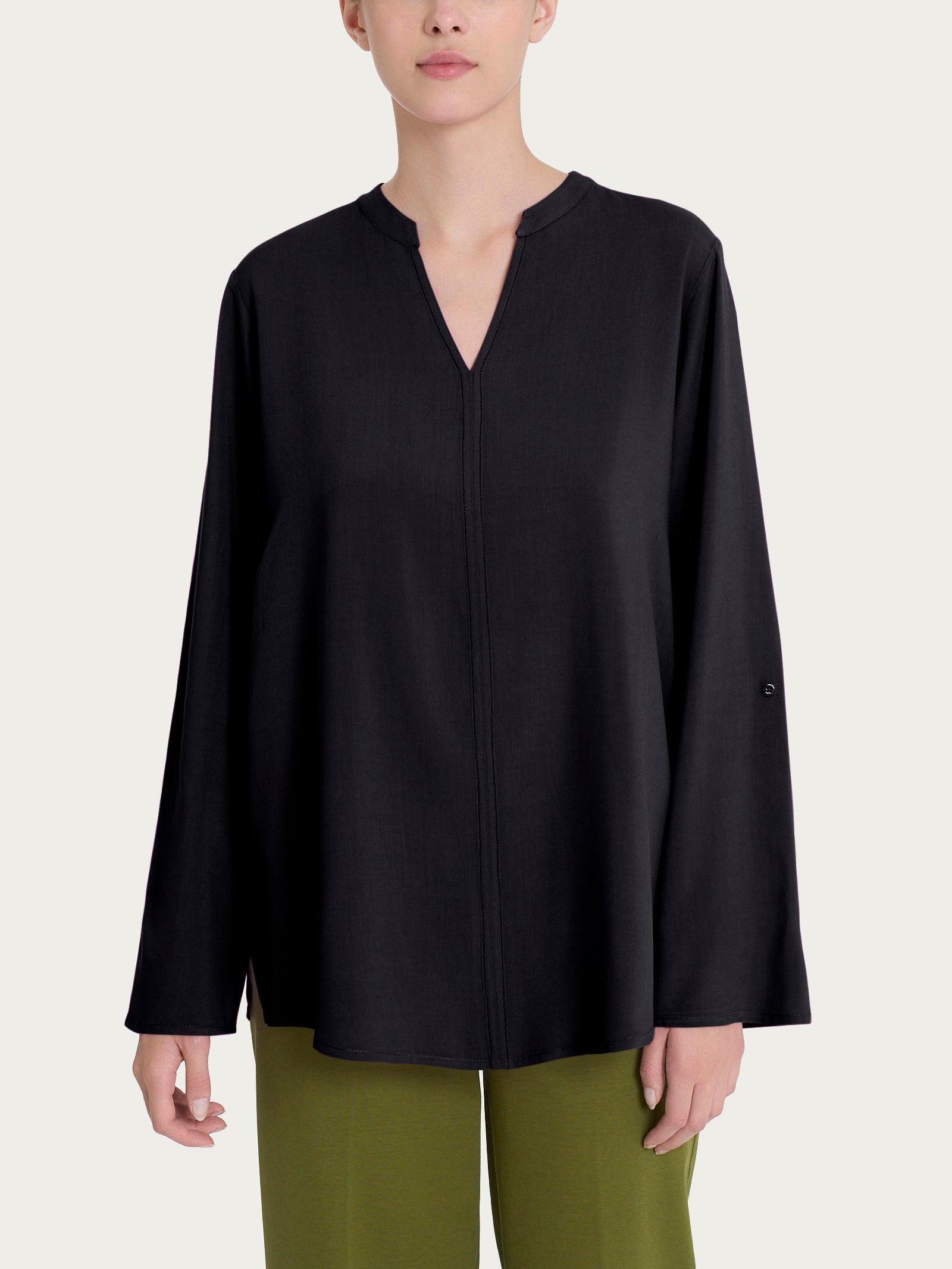Blusa con collo alla coreana e manica risvoltabile in Ecoseta Neri Donna - Ragno