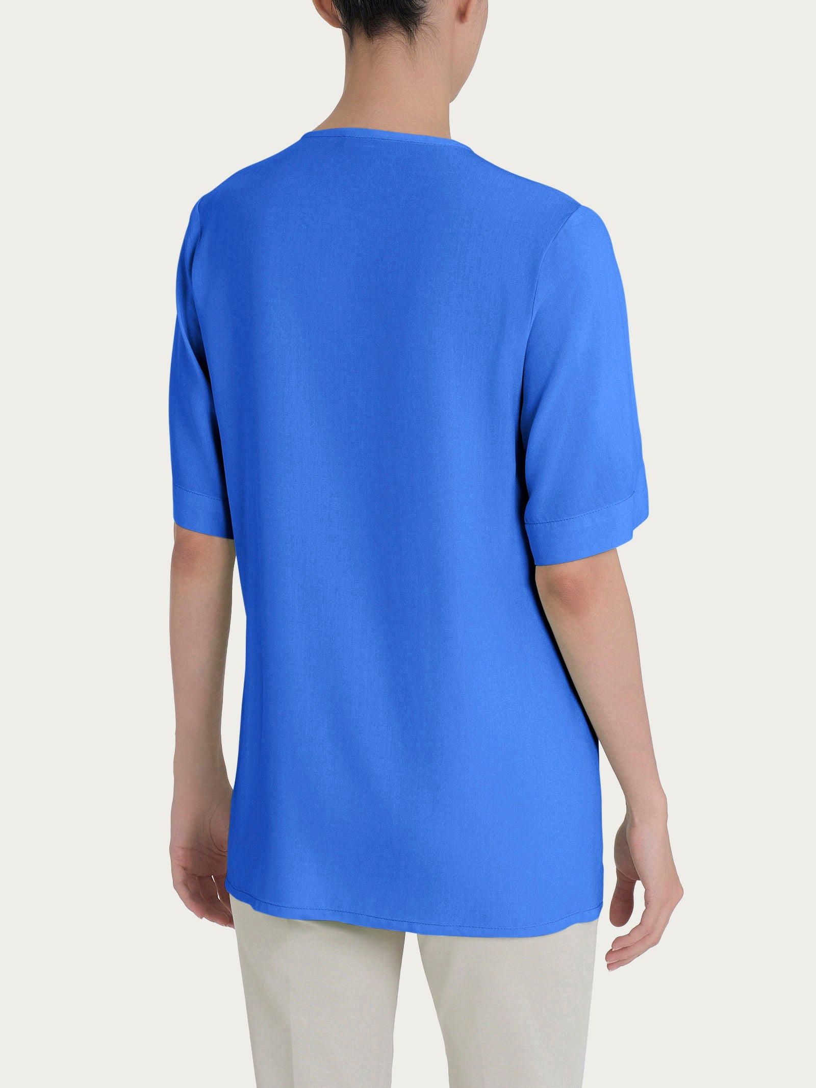 Blusa con scollo a V e manica a petalo in Ecoseta Blu Donna - Ragno