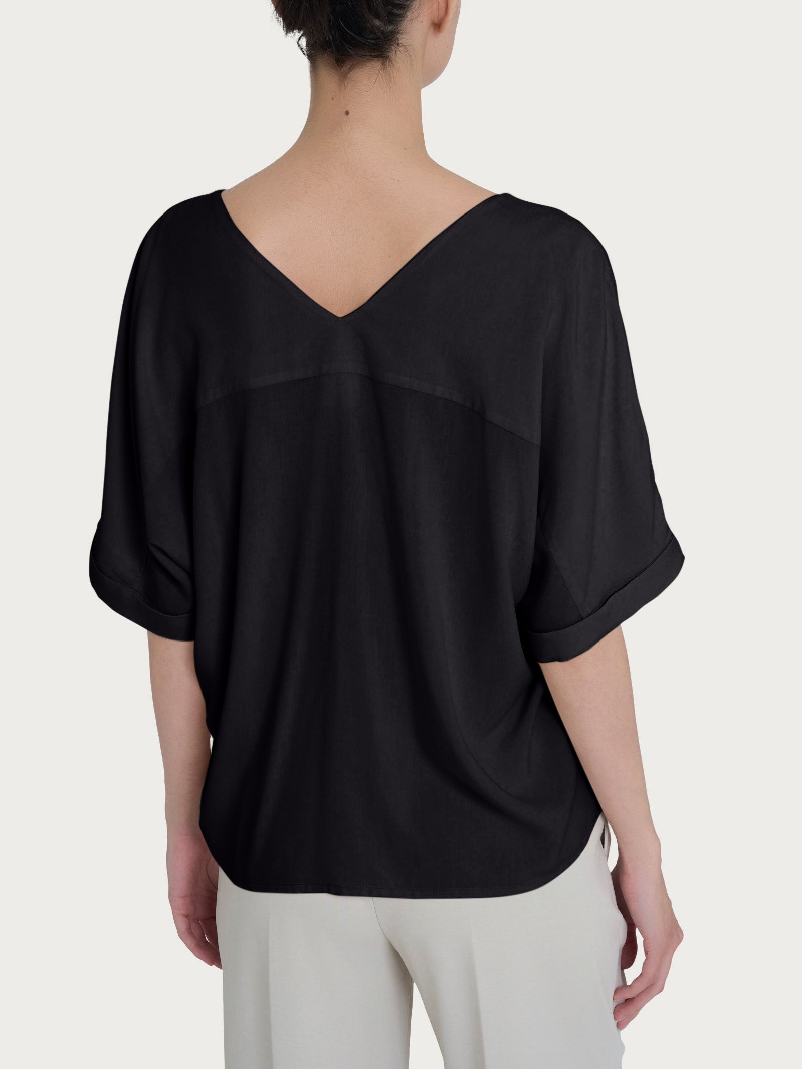 Blusa con scollo a V e manica kimono in Ecoseta Neri Donna - Ragno