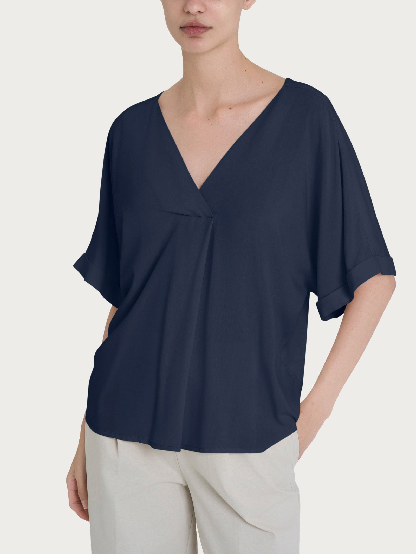 Blusa con scollo a V e manica kimono in Ecoseta Blu Donna - Ragno