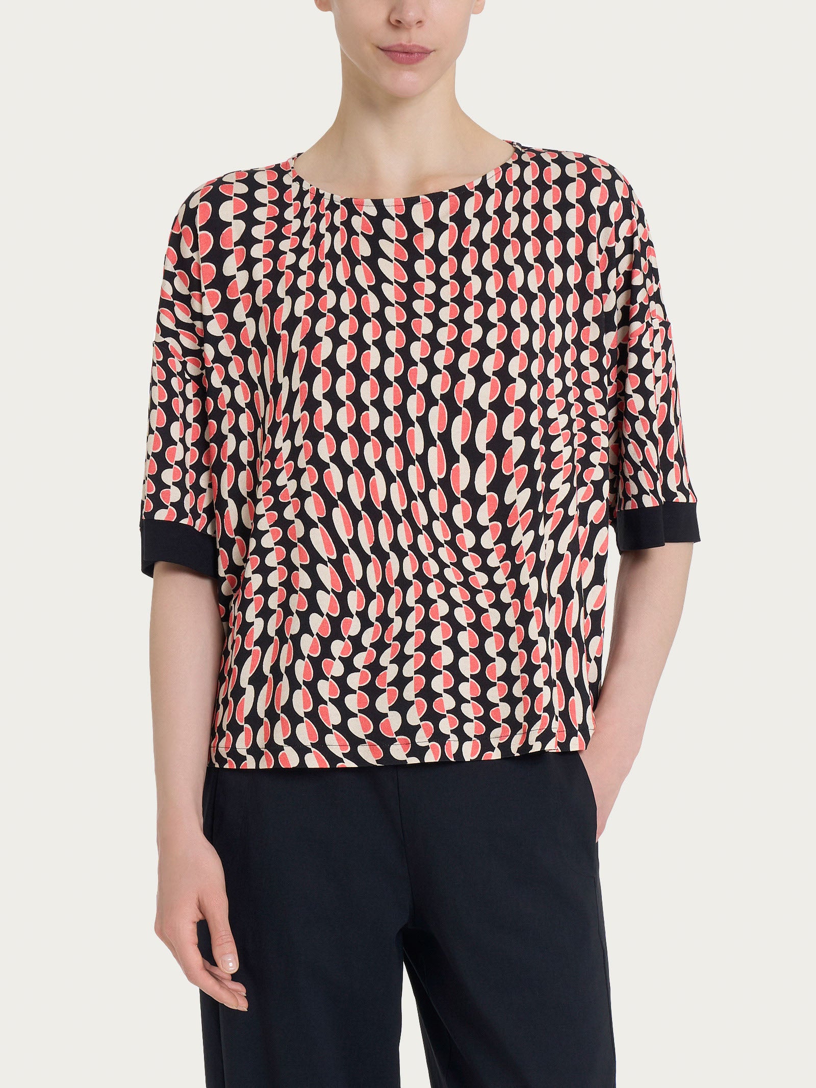 Maglietta girocollo con bordatura e waves pattern in Crêpe   Neri Donna - Ragno