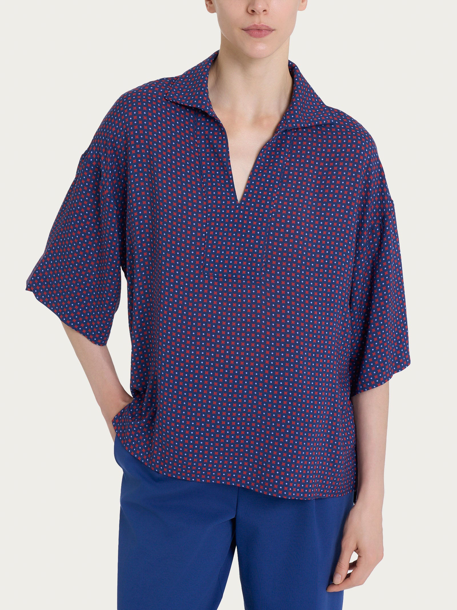 Blusa con colletto e micro pattern in Ecoseta Rossi Donna - Ragno