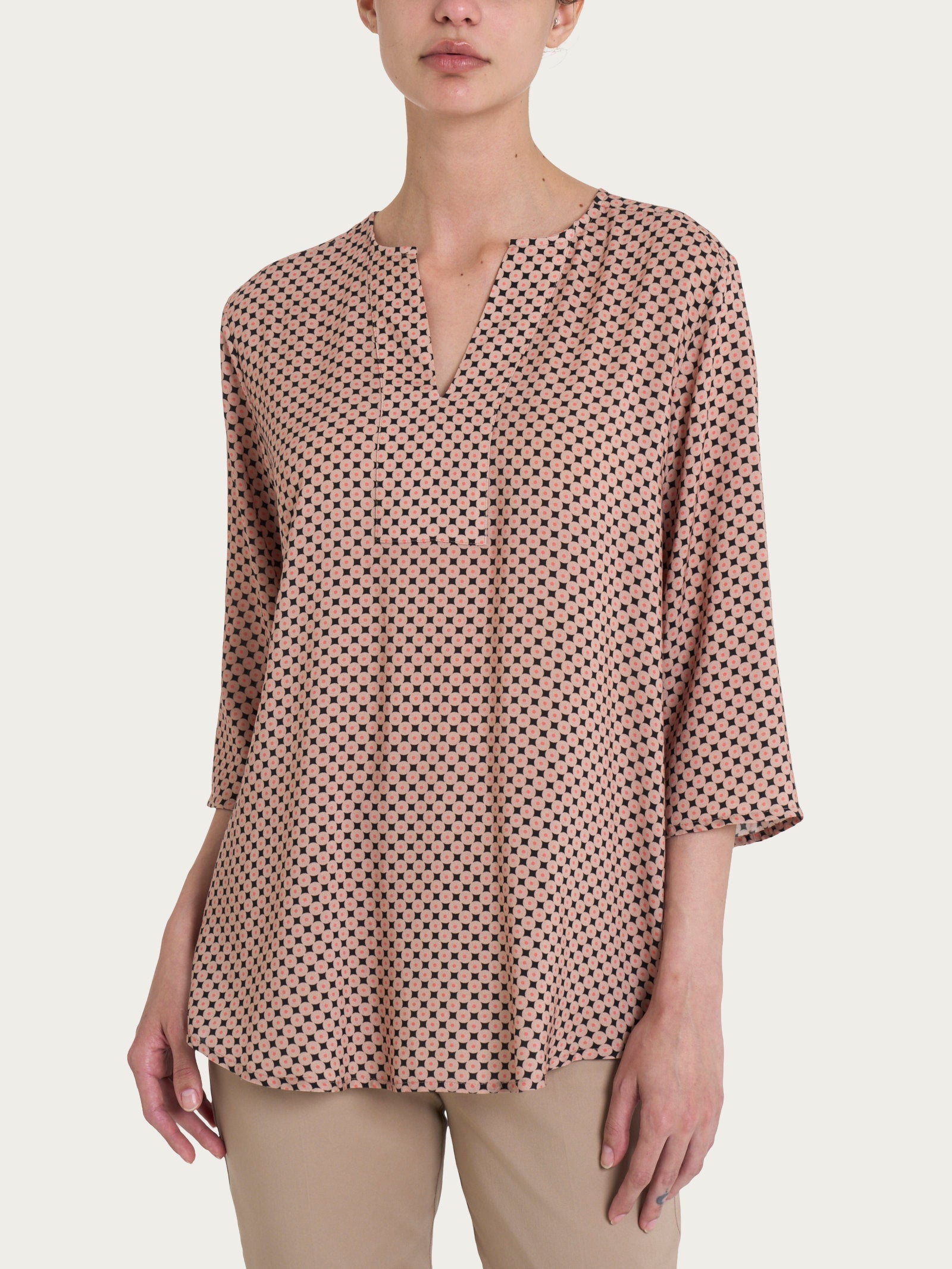 Blusa con scollo a V e micro pattern in Ecoseta Neri Donna - Ragno