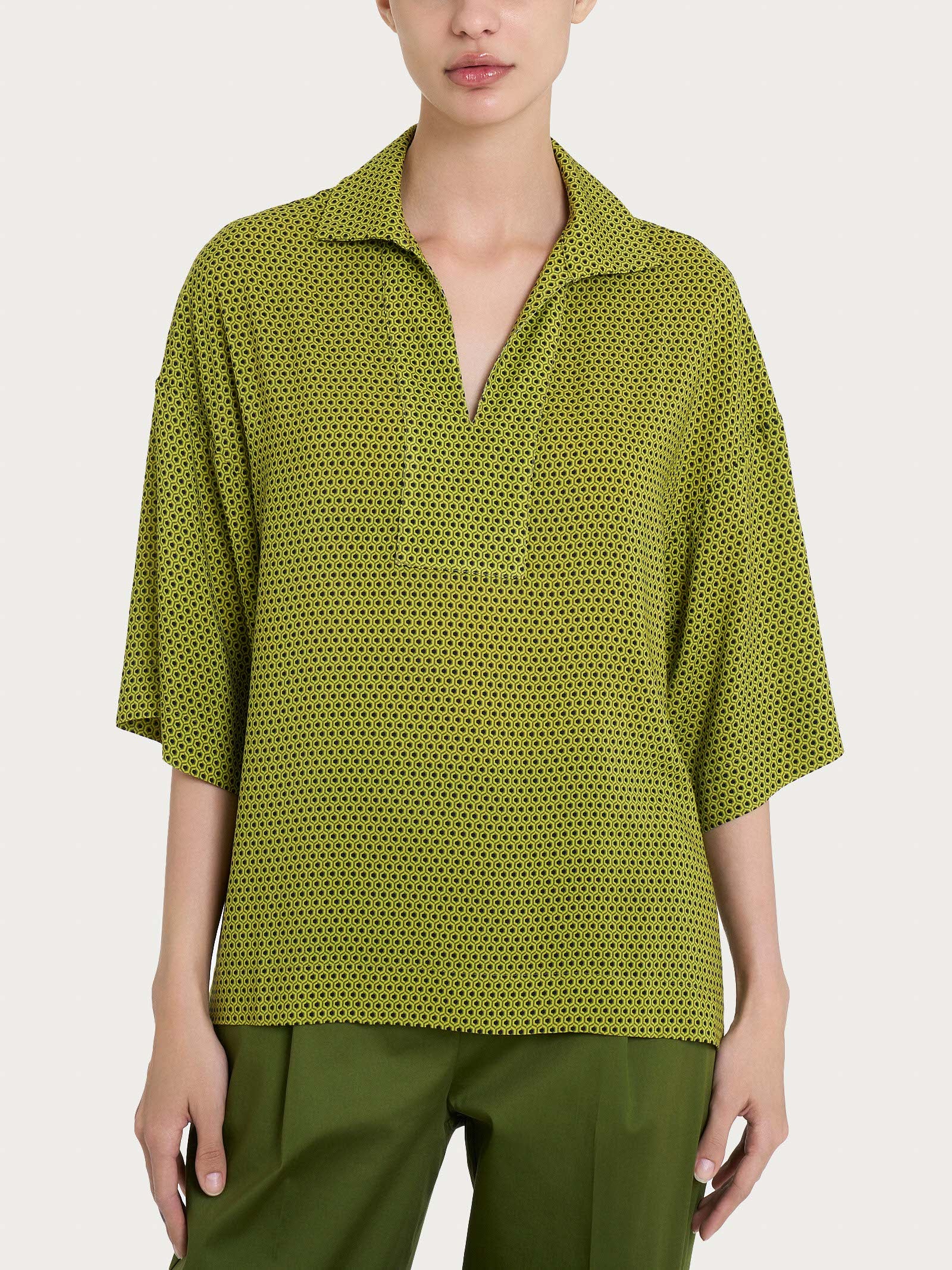 Blusa con colletto e hexagon pattern in Ecoseta Verdi Donna - Ragno