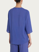 Blusa con scollo a V e hexagon pattern in Ecoseta Blu Donna - Ragno