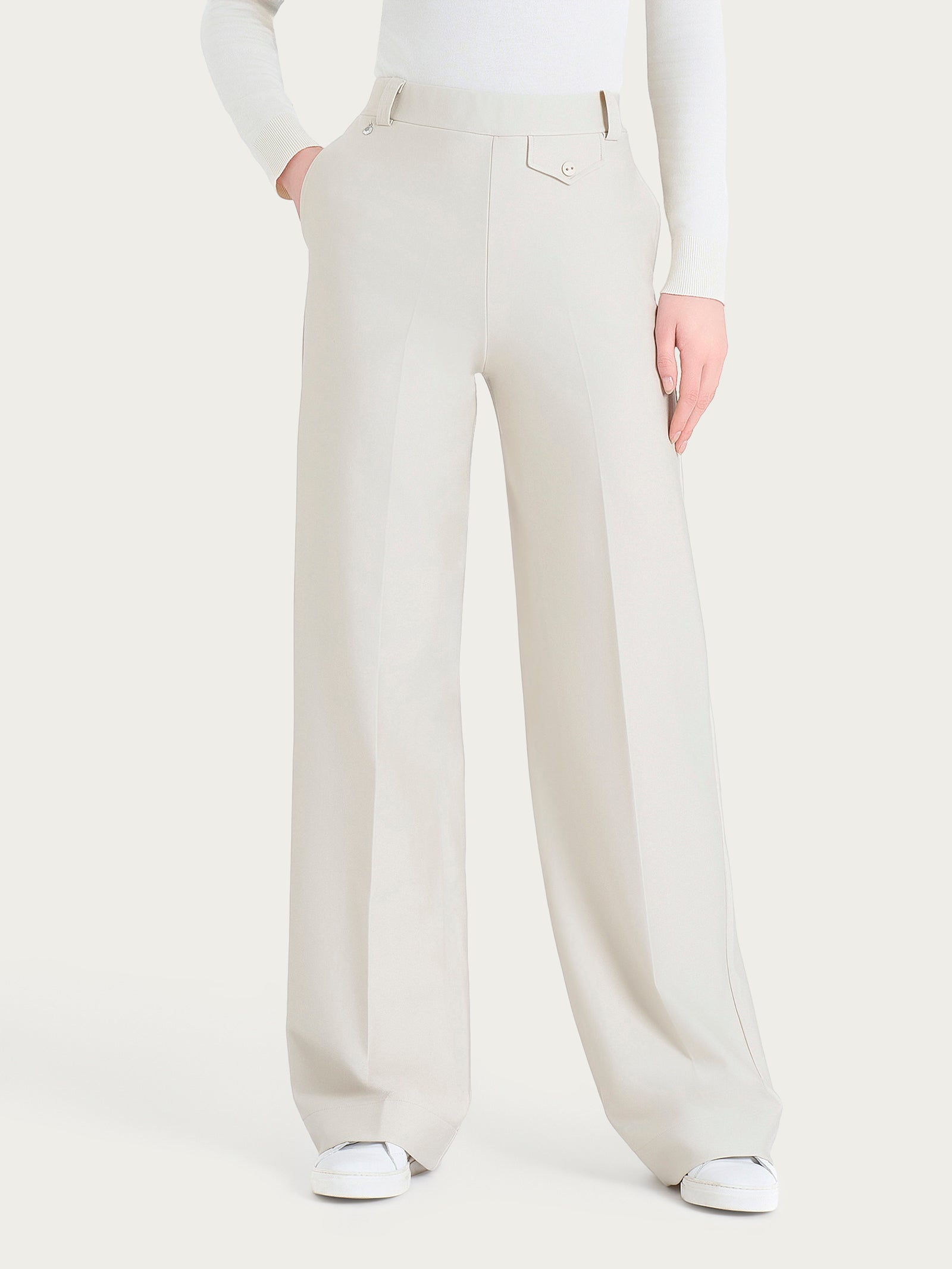 Milano Italy Broek van viscose met all-over motief, model 'Palazzo' in Milano Italy Broek van viscose met all-over motief, model 'Palazzo' in