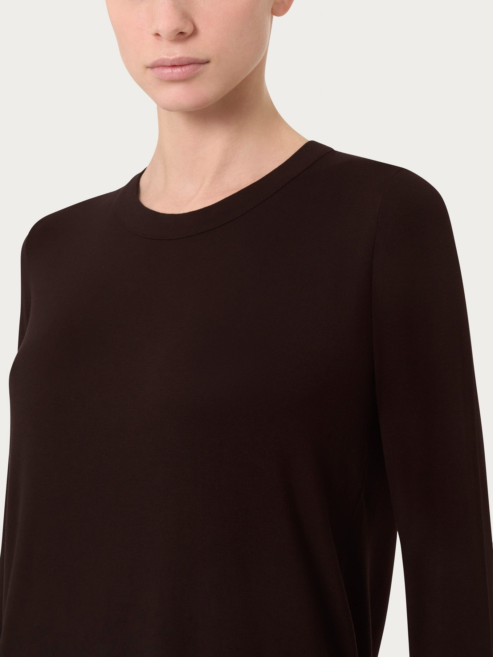 Crew-neck t-shirt with long sleeves in Eco Viscose Chocolate