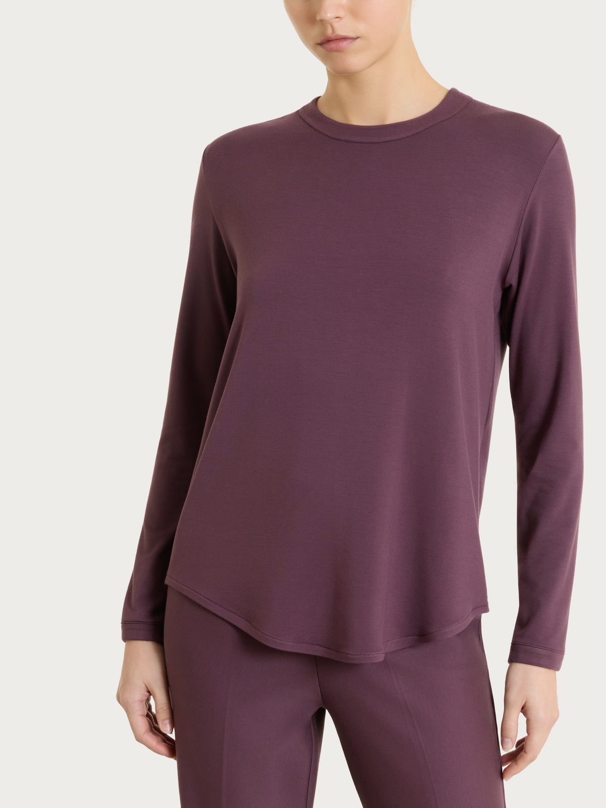 Damen-T-Shirt mit geschlossenem Rundhalsausschnitt aus Winter-Viskose-Stretch-Jersey in Violett – Ragno