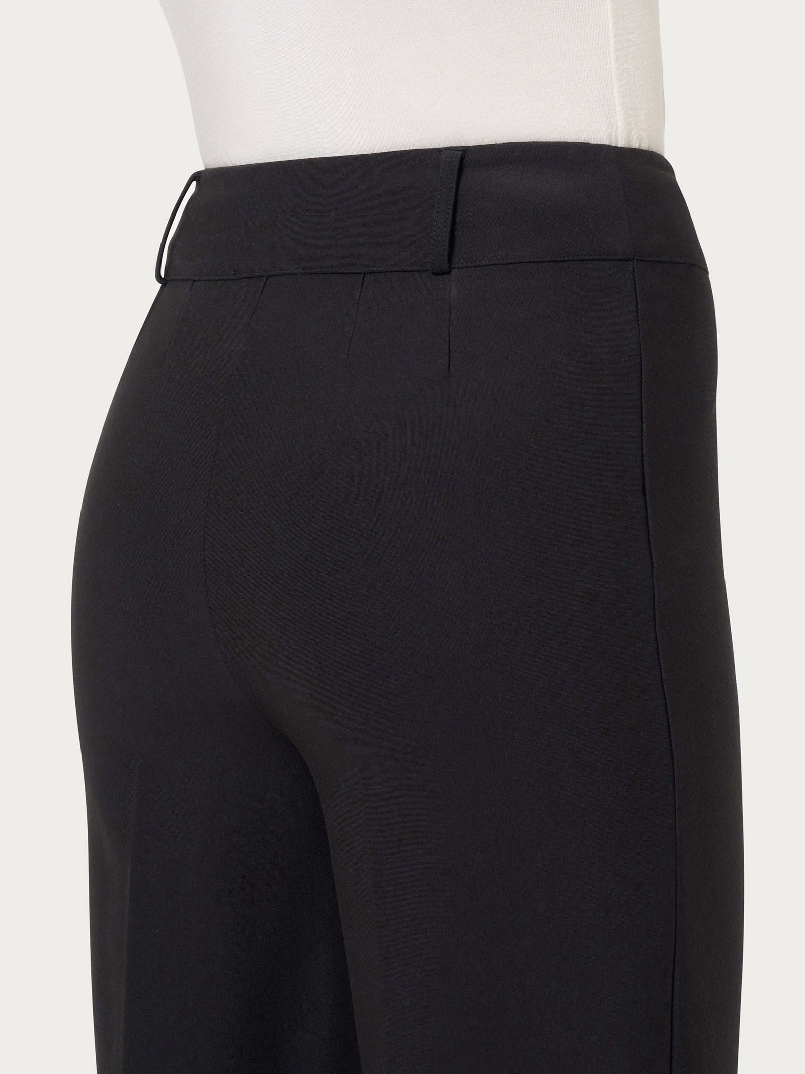 Carrot Pants in Compact - Black – Ragno