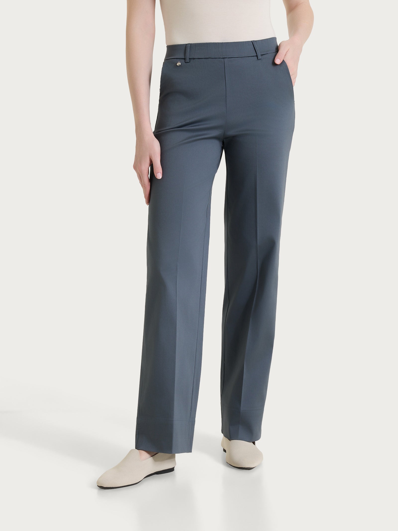 Pantalone dritto con tasche e risvolto in Satin Power Neri Donna - Ragno