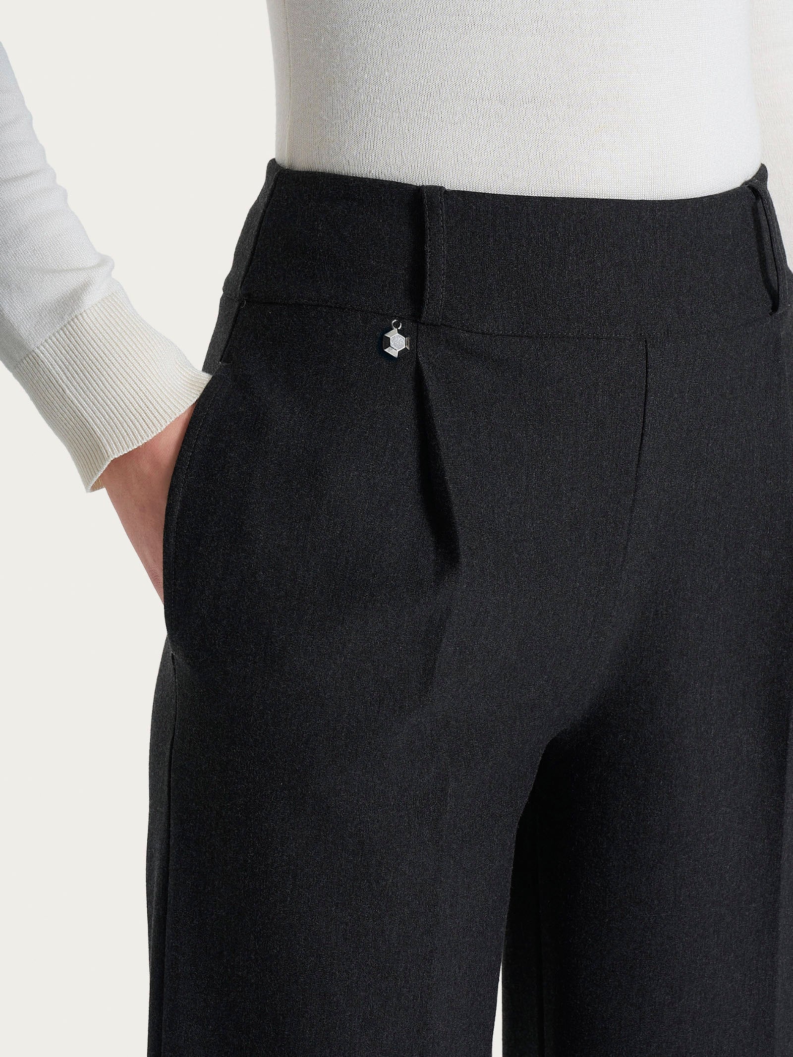 Pantalone ampio con tasche e pinces in Compact  Neri Donna - Ragno