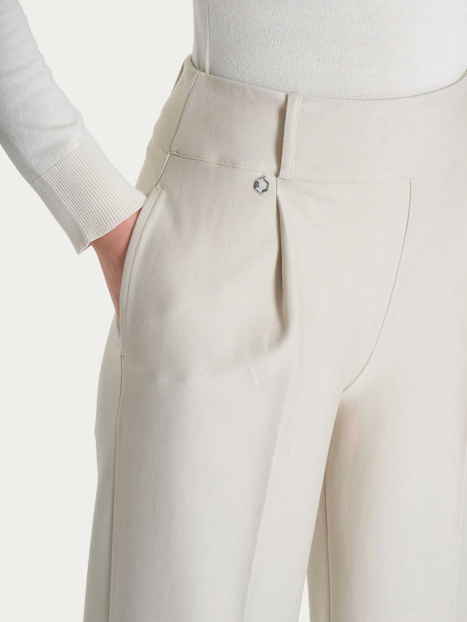 Pantalone ampio con tasche e pinces in Compact  Bianchi Donna - Ragno