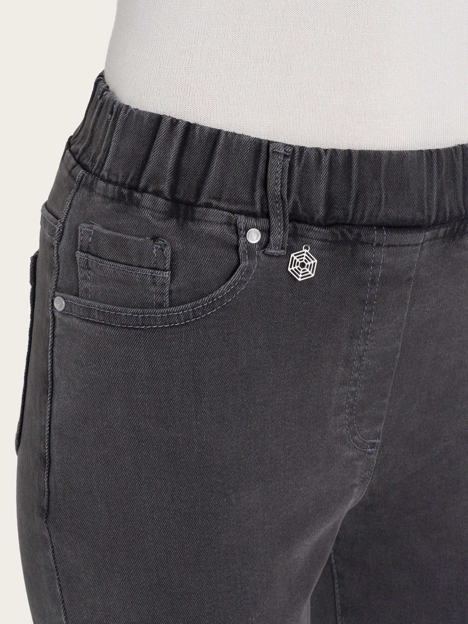 Jeans dritto con tasche in Super Denim Neri Donna - Ragno