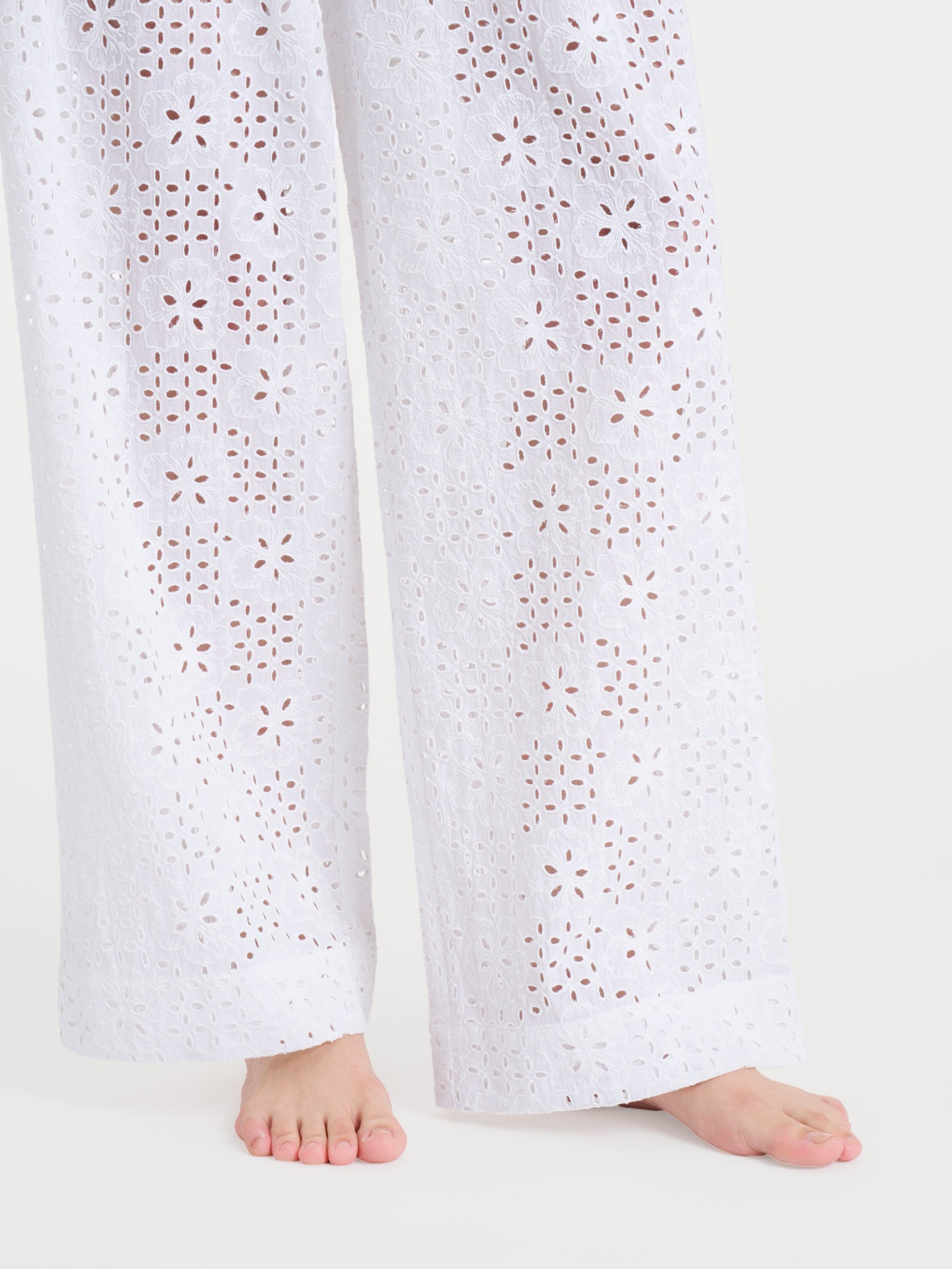 River Island Plus - Pantaloni palazzo bianchi a righe in coordinato | ASOS River Island Plus - Pantaloni palazzo bianchi a righe in coordinato | ASOS
