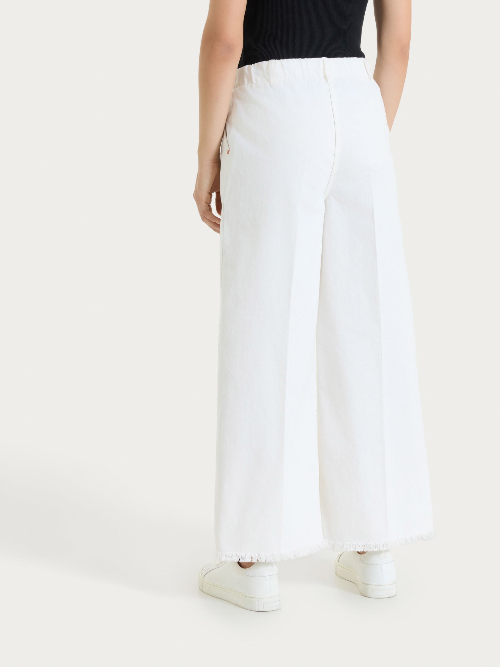 Jeans sfrangiato ampio alla caviglia in Light denim  Bianchi Donna - Ragno