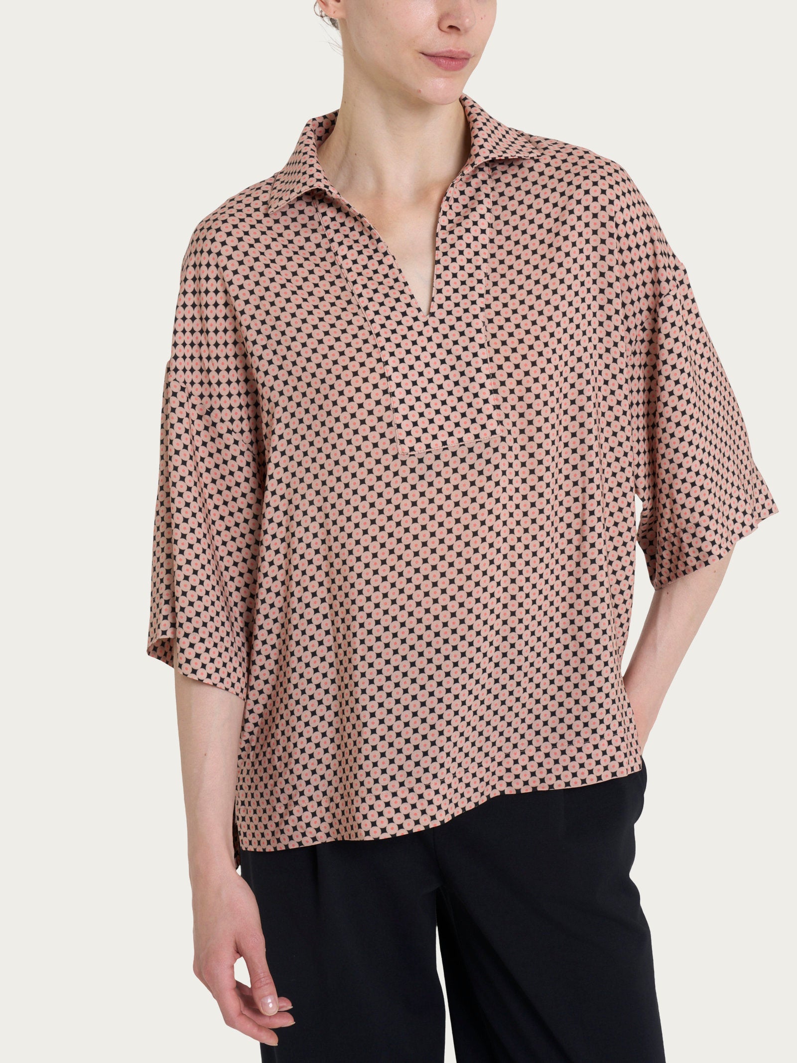 Blusa con colletto e micro pattern in Ecoseta Neri Donna - Ragno