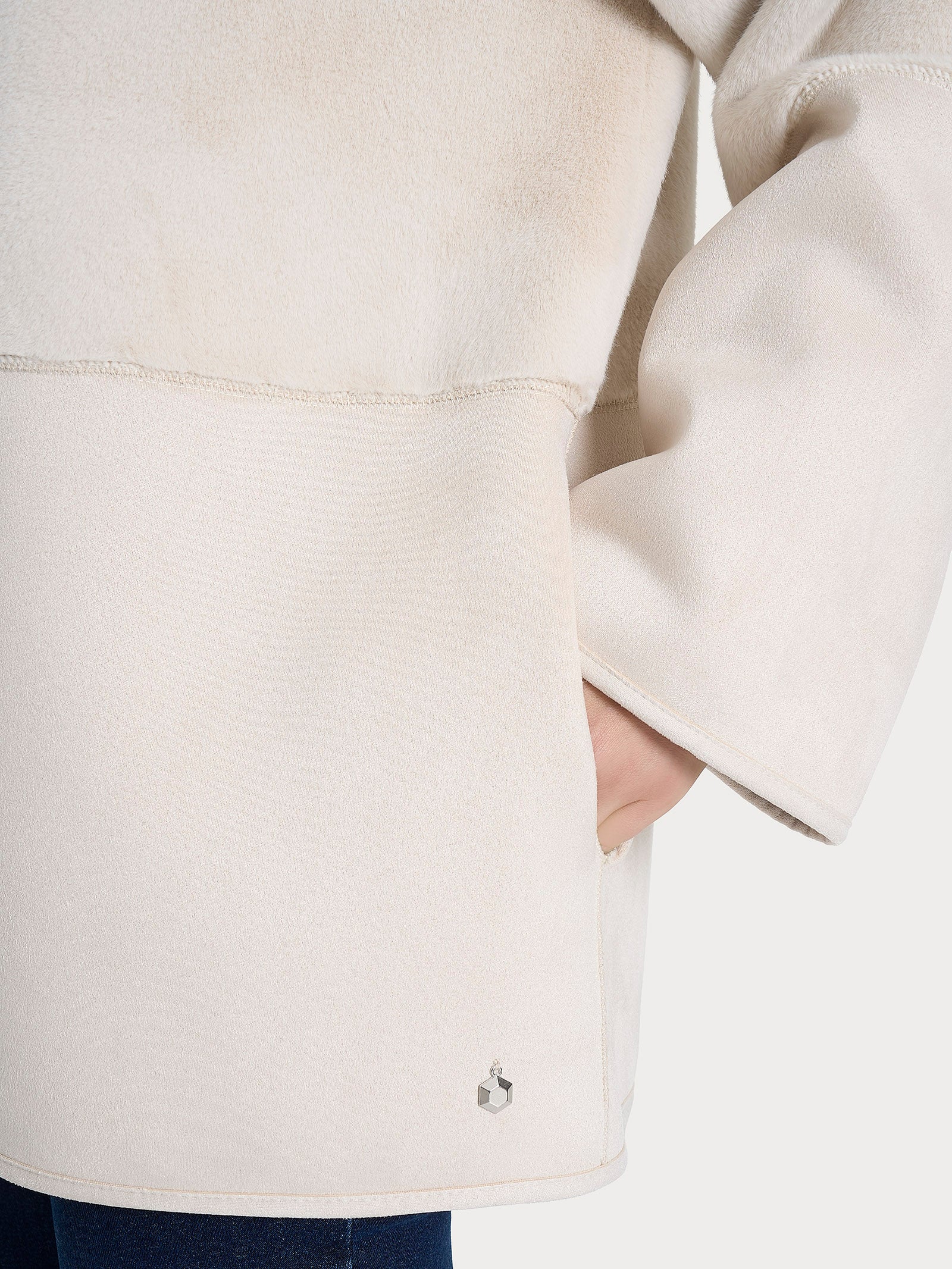 Giacca lunga con collo alto double-face in Vegan Shearling  Bianchi Donna - Ragno