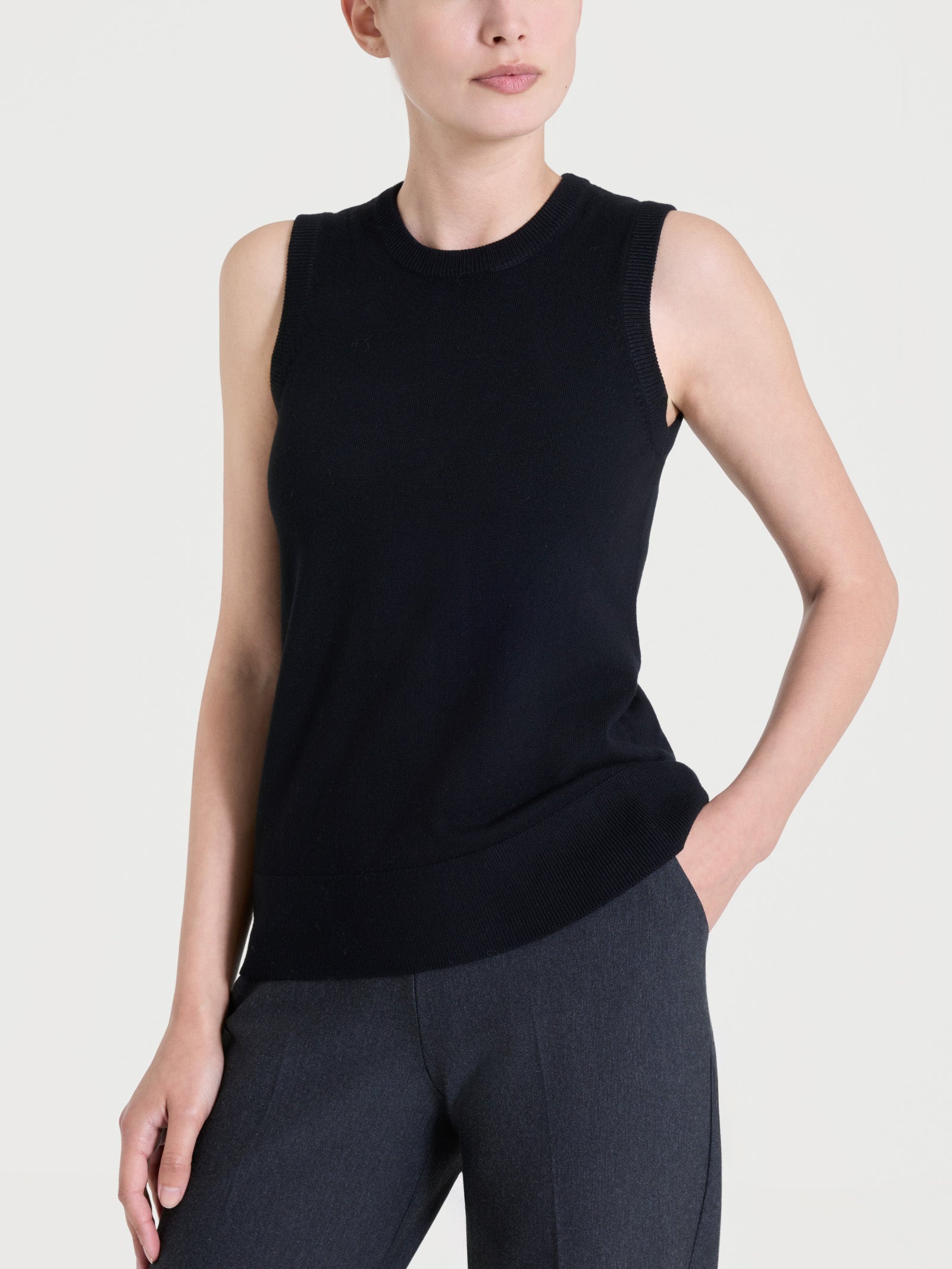 Maglia smanicata Four Seasons Neri Donna - Ragno