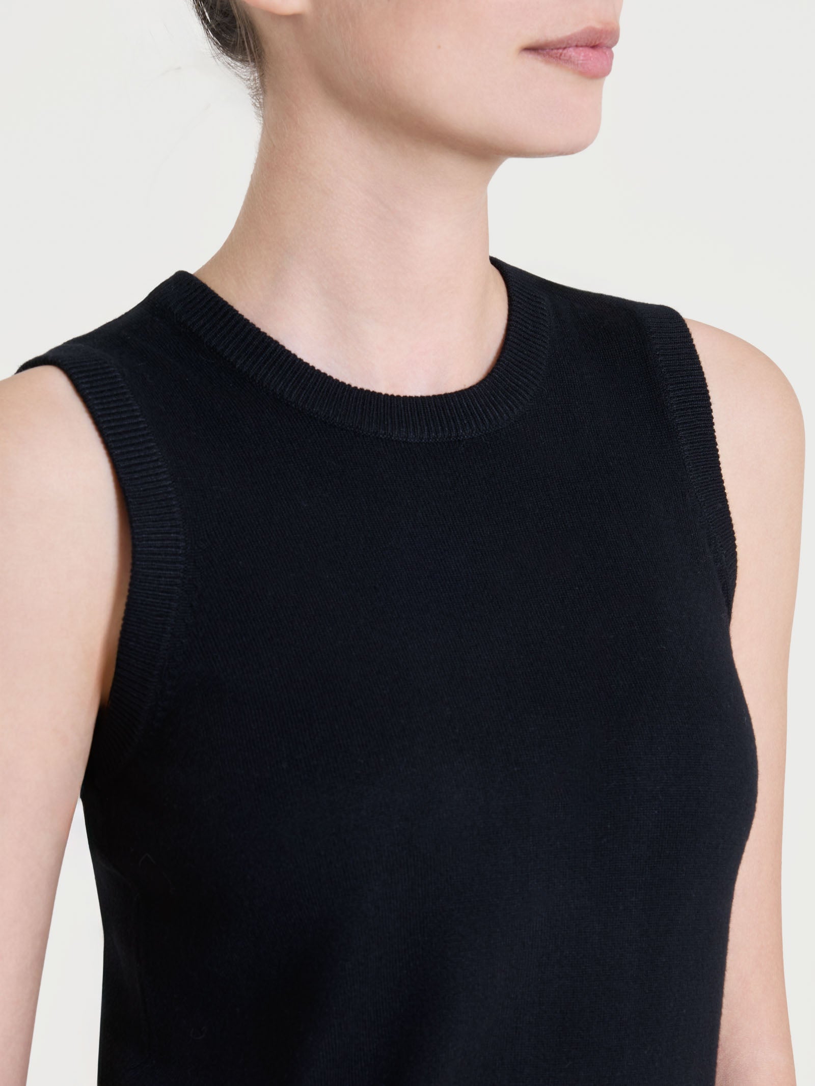 Maglia smanicata Four Seasons Neri Donna - Ragno