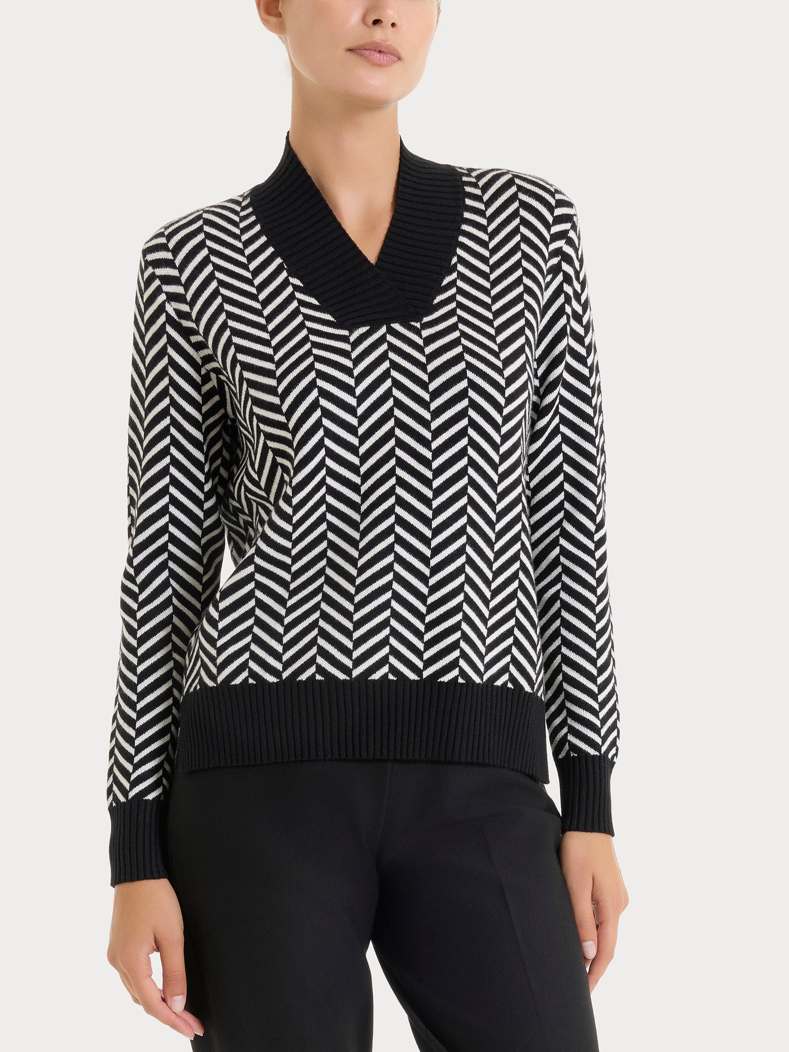 Maglia con scollo a V e fantasia spigata in Super Soft Neri Donna - Ragno