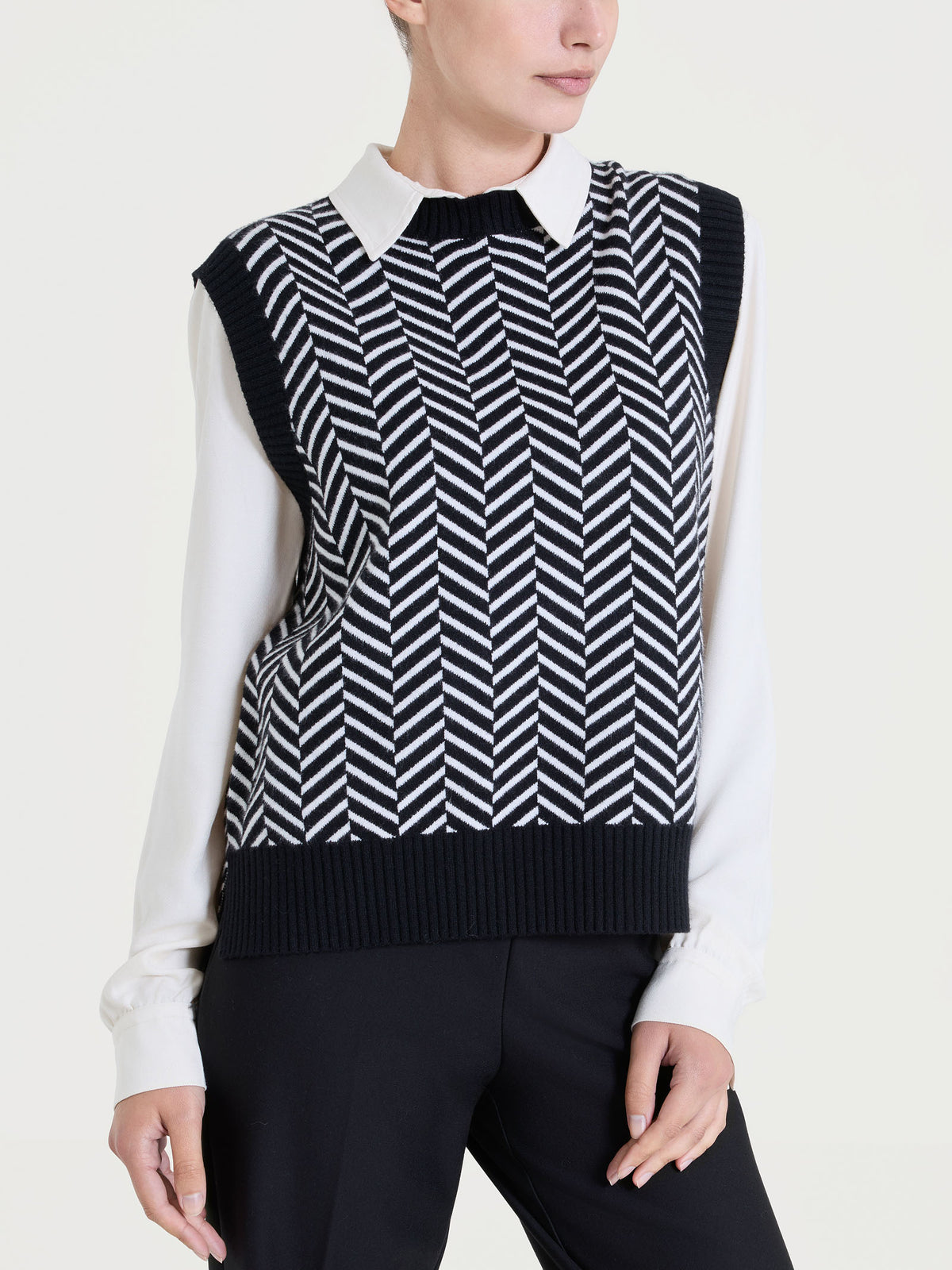 Maglia smanicata con fantasia spigata in Super Soft Neri Donna - Ragno