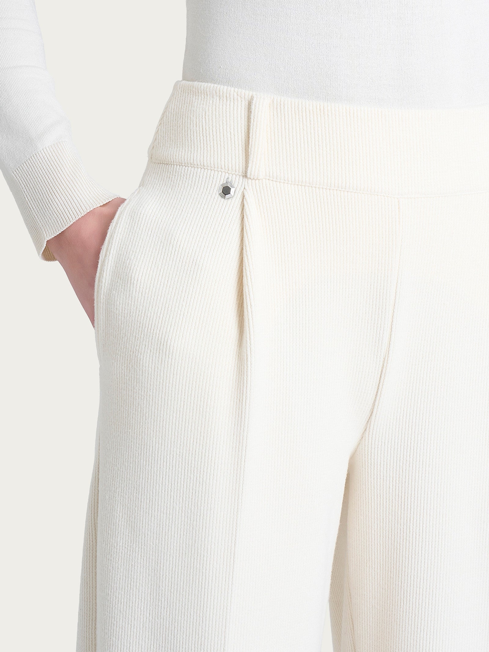 Pantalone a carota con tasche e pinces in Velvet Bianchi Donna - Ragno