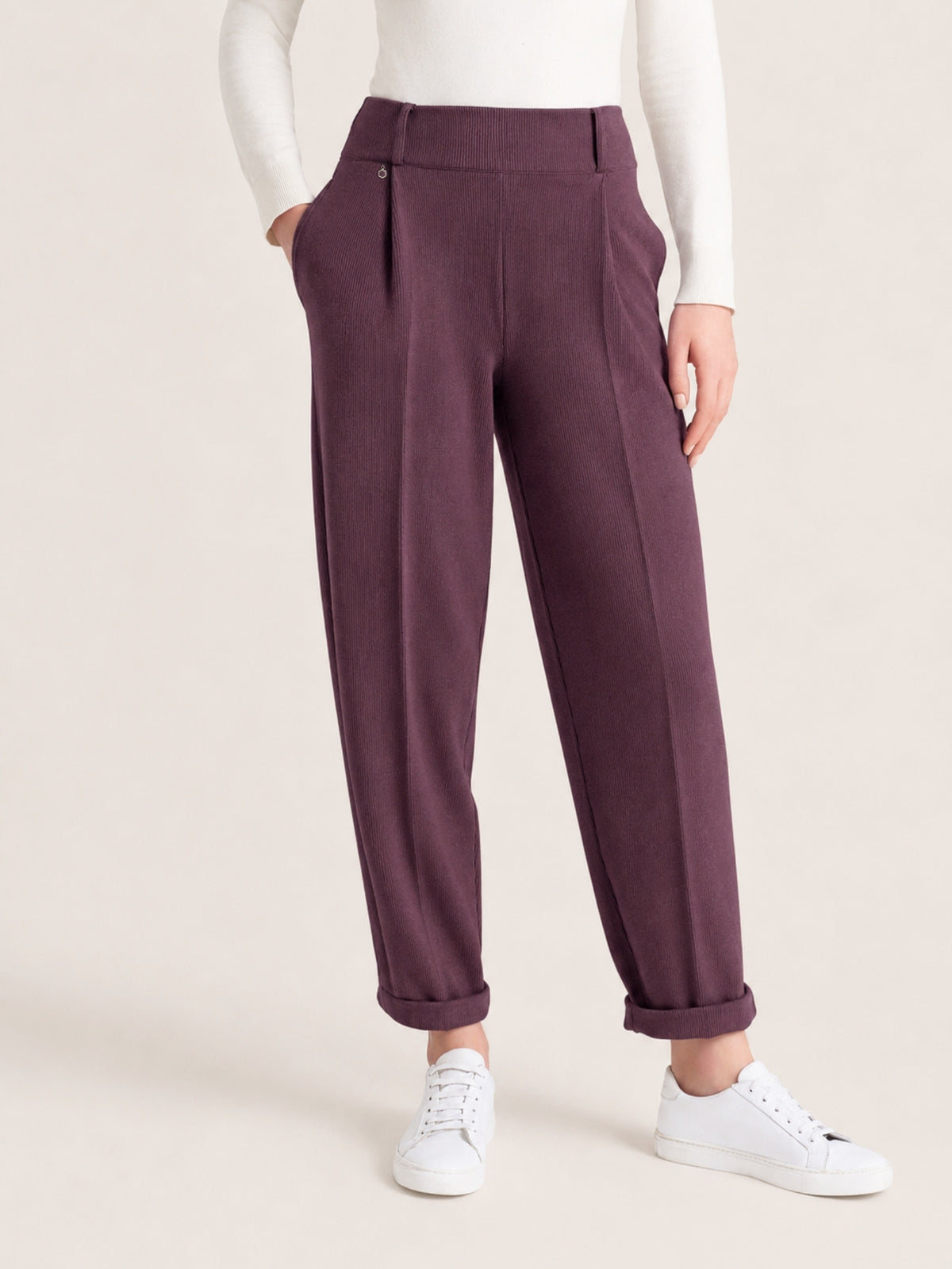 Women's Purple Velvet Carrot Pants with Pockets and Pleats - Ragno