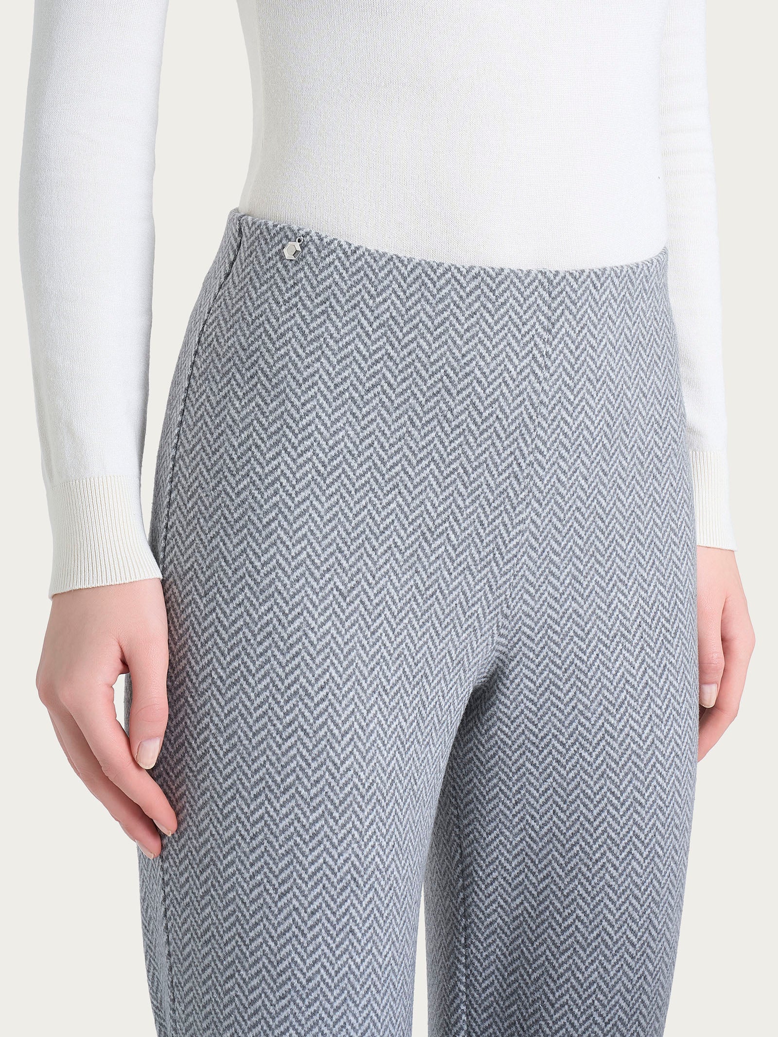 Pantalone in fantasia a sigaretta con spacchetti in Eco Jacquard Neri Donna - Ragno