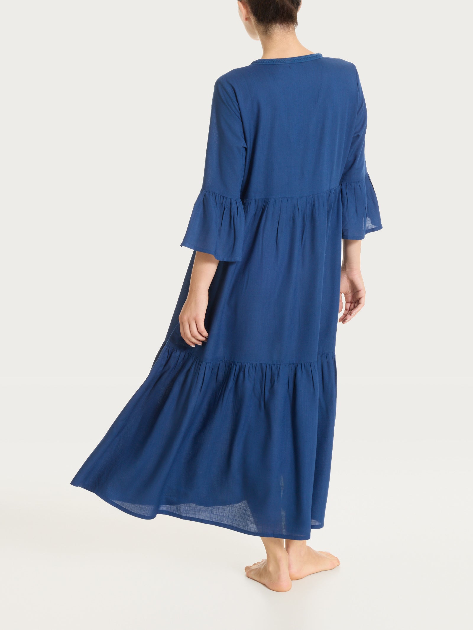 Langes Kleid mit Rüschen aus blauem Musselin Slub Woman - Ragno