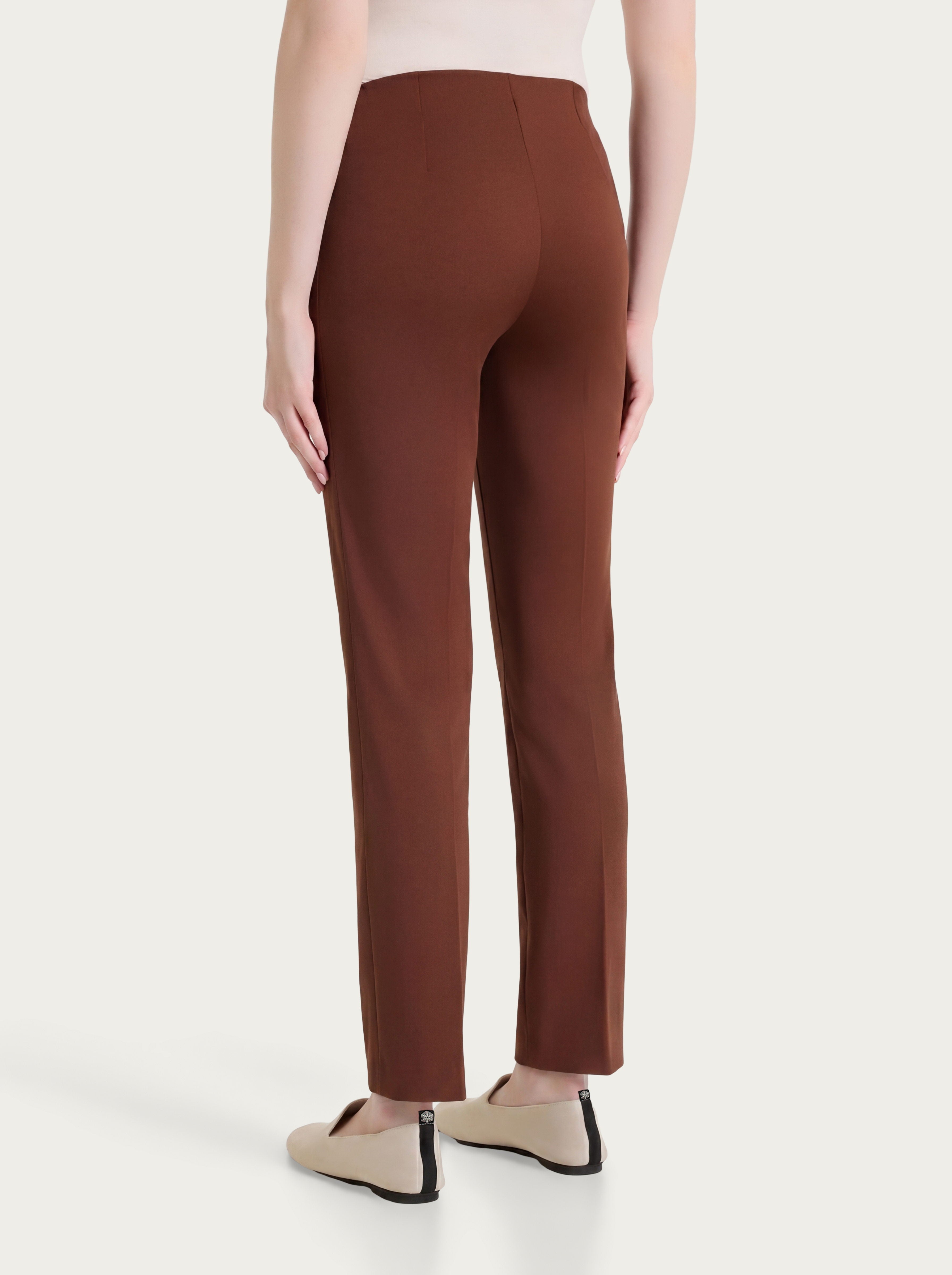 Gerade geschnittene Caprihose aus Satin Power in Braun für Damen – Ragno
