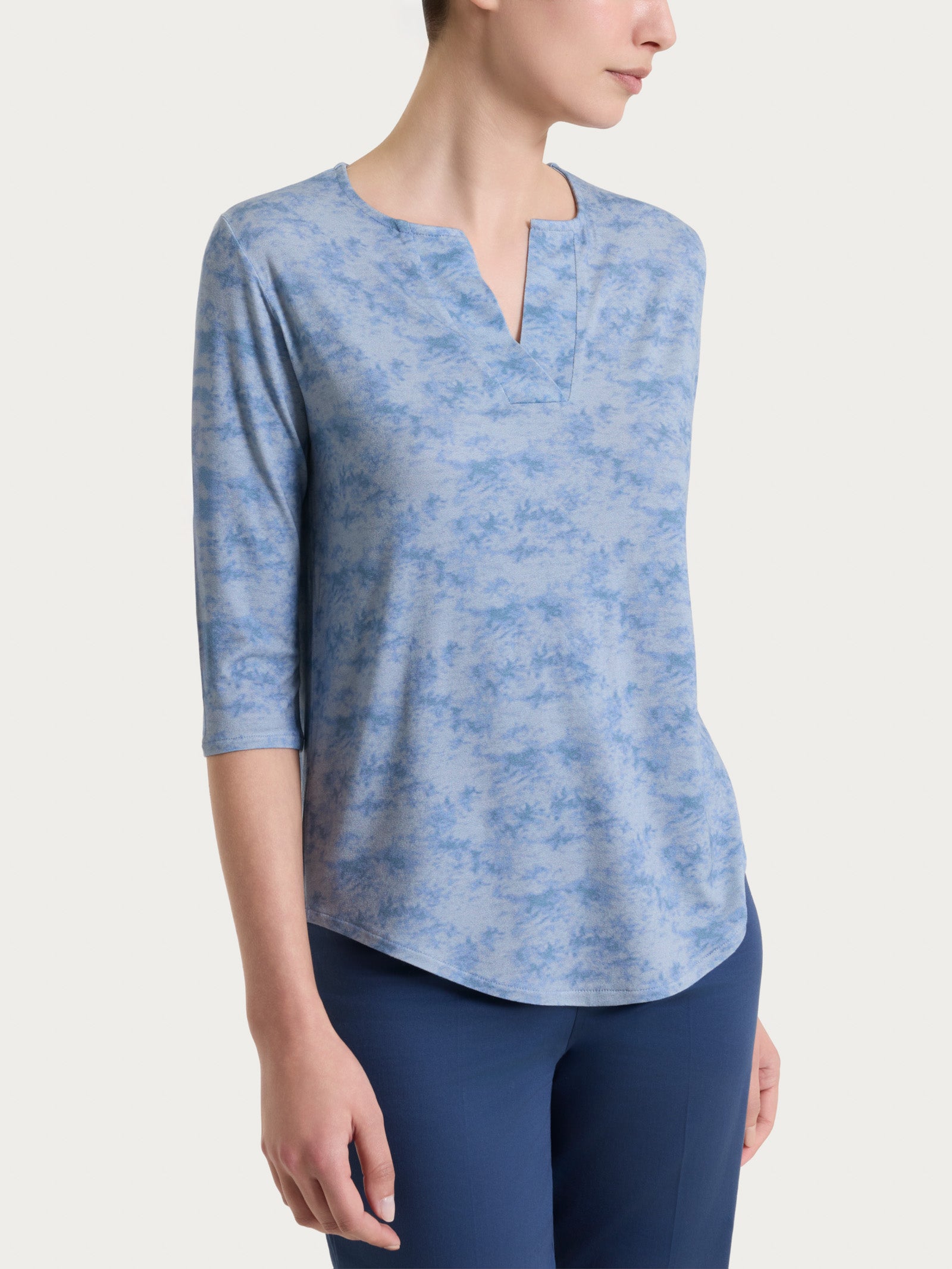 Maglietta con scollo a V e fantasia sfumata in jersey di viscosa crêpe Azzurri Donna - Ragno