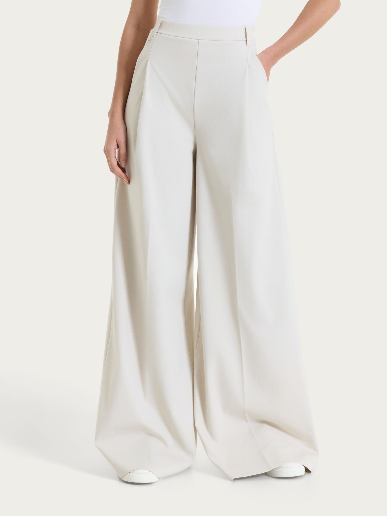 Pantalone lungo a palazzo con tasche e pinces in Compact Light Bianchi Donna - Ragno