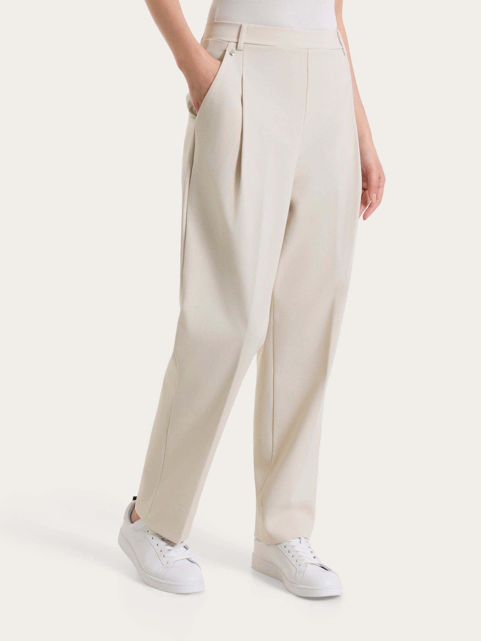 Pantalone a carota con tasche e pinces in Compact Light Bianchi Donna - Ragno