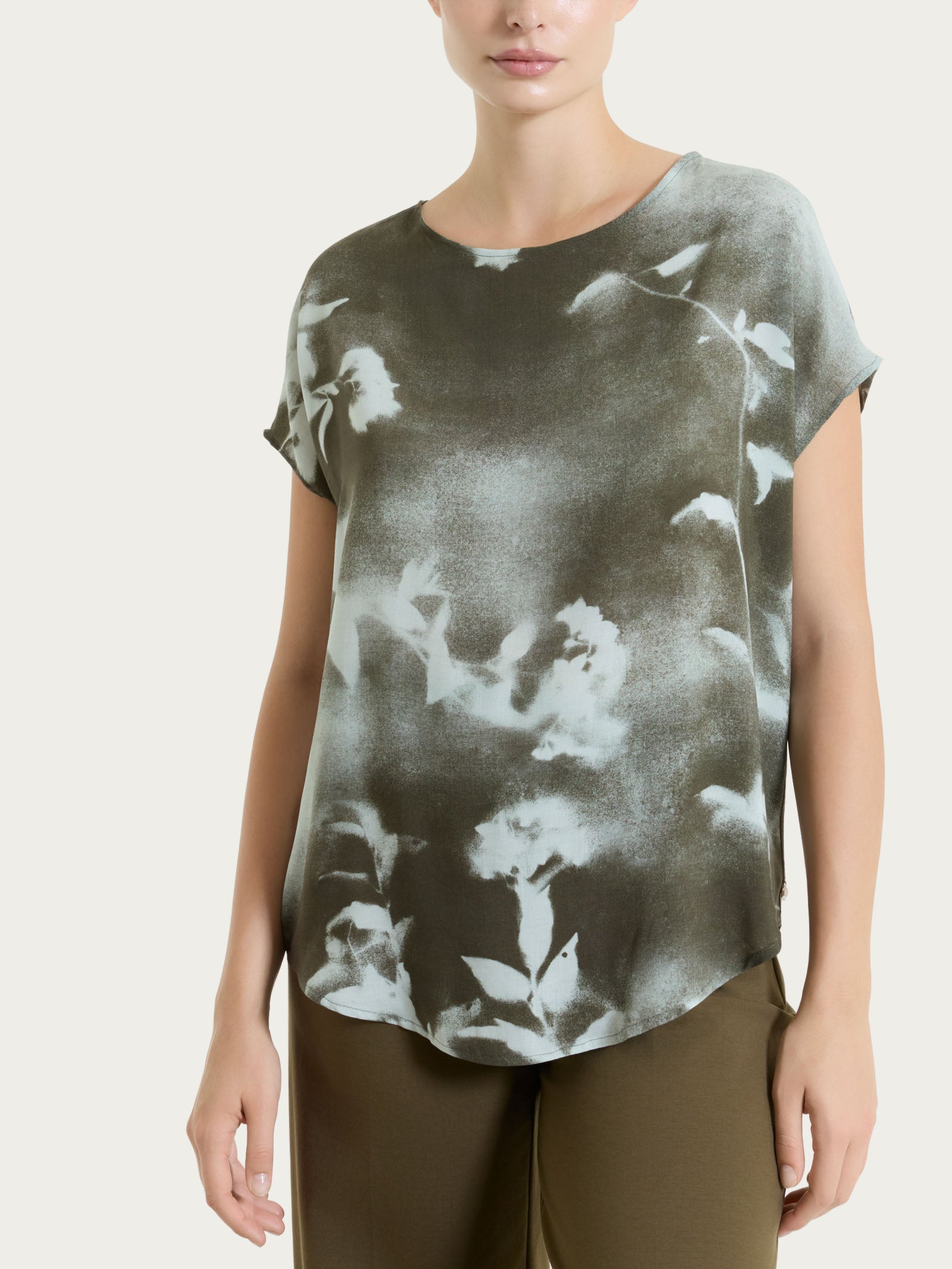 Blusa con manica corta e fantasia in EcoSeta Verdi Donna - Ragno