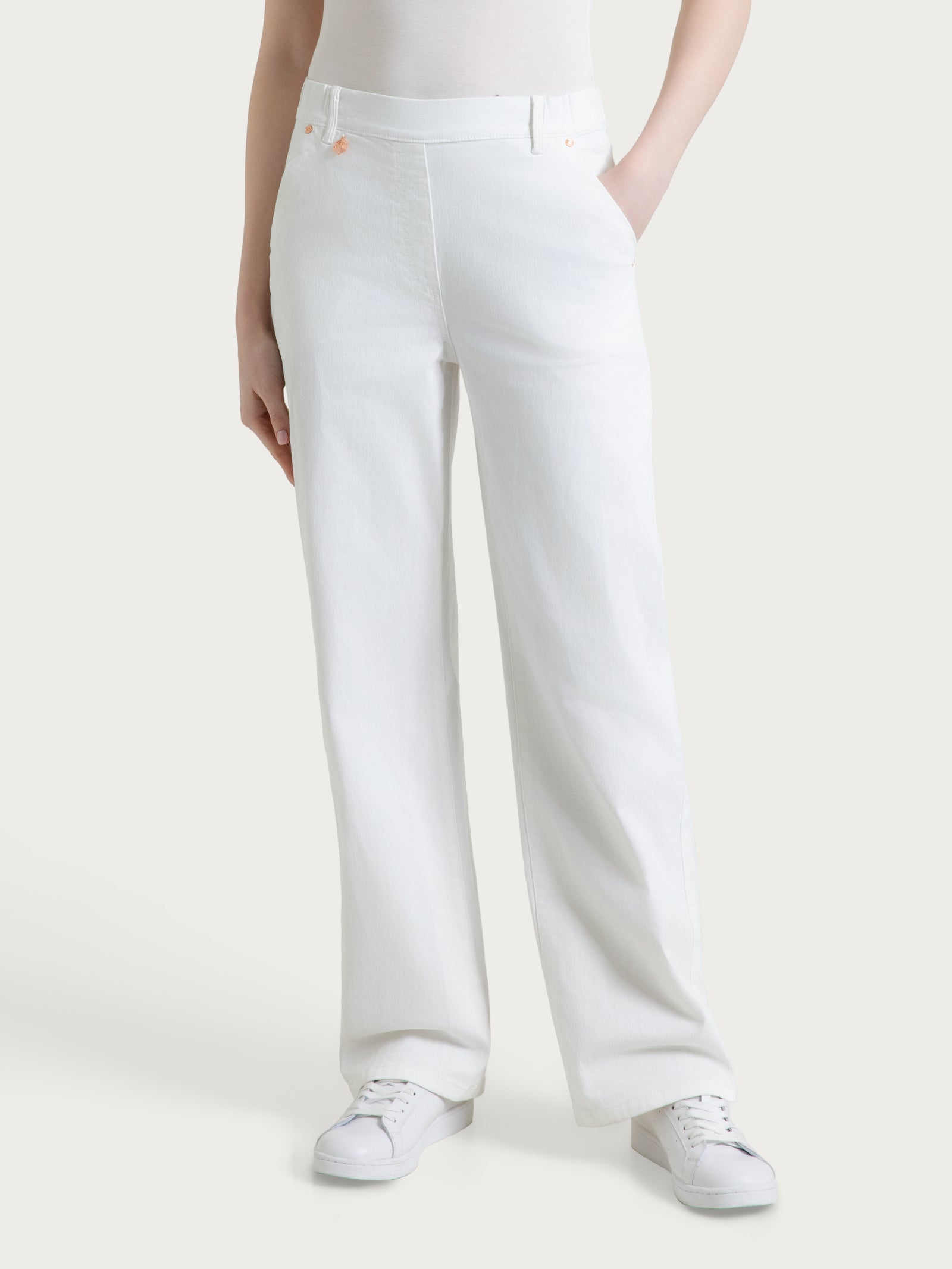 Jeans ampio con tasche in Light Denim Bianchi Donna - Ragno