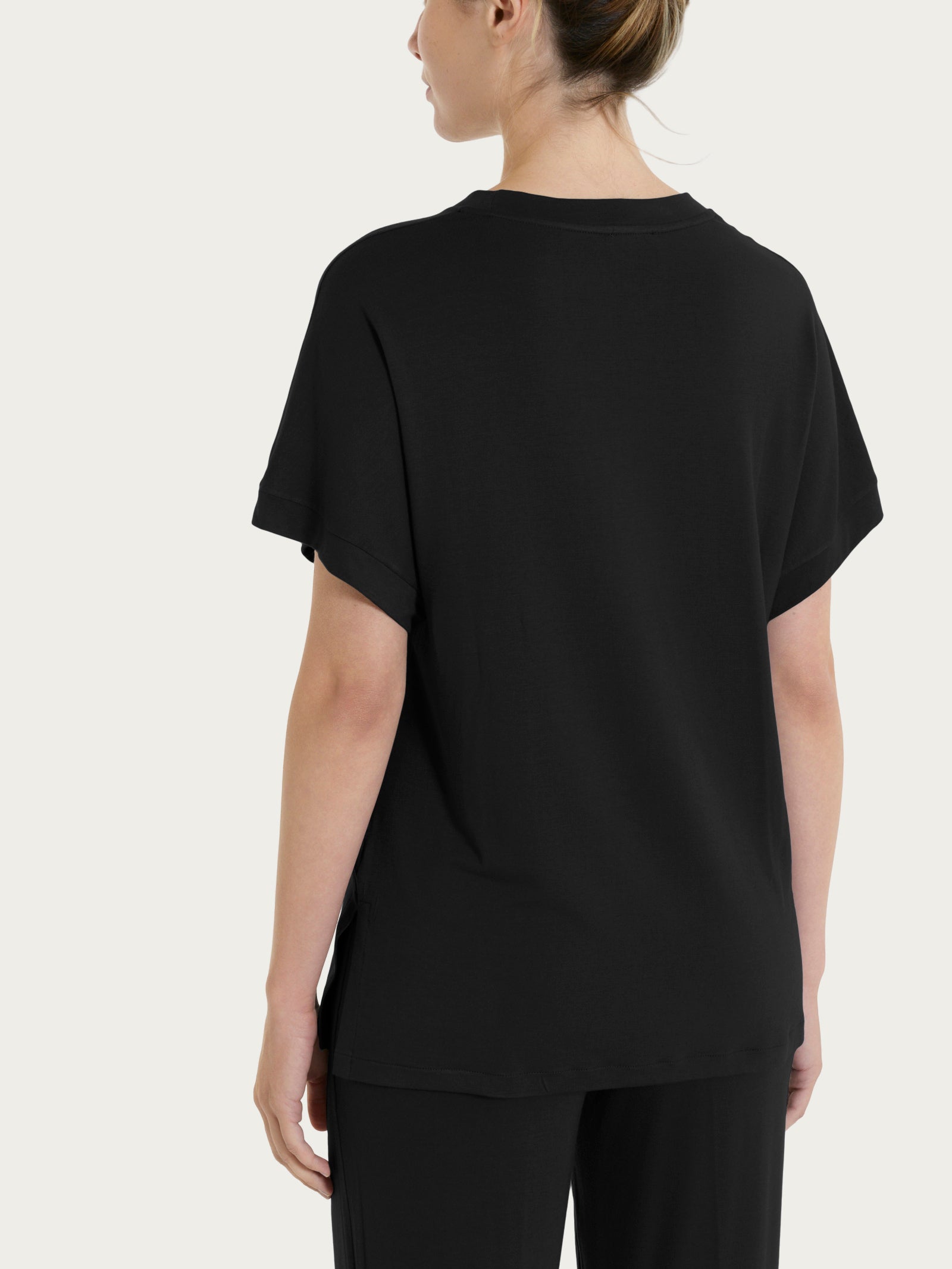 Maglietta girocollo con occhielli in Viscosa Summer  Neri Donna - Ragno