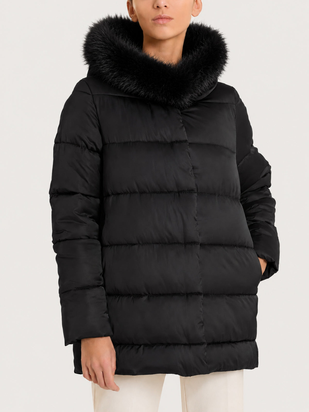 Satin Puffer piumino con cappuccio e dettagli effetto fuzzy Neri Donna - Ragno