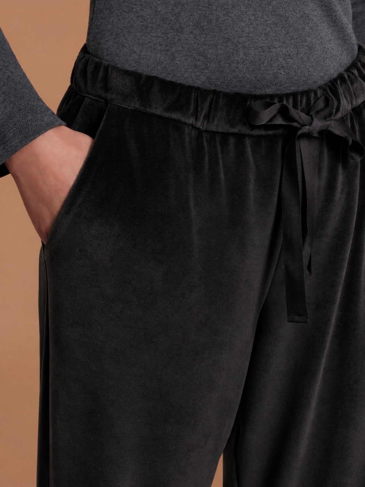 Pantalone Jogger con tasche in Ciniglia Neri Donna - Ragno
