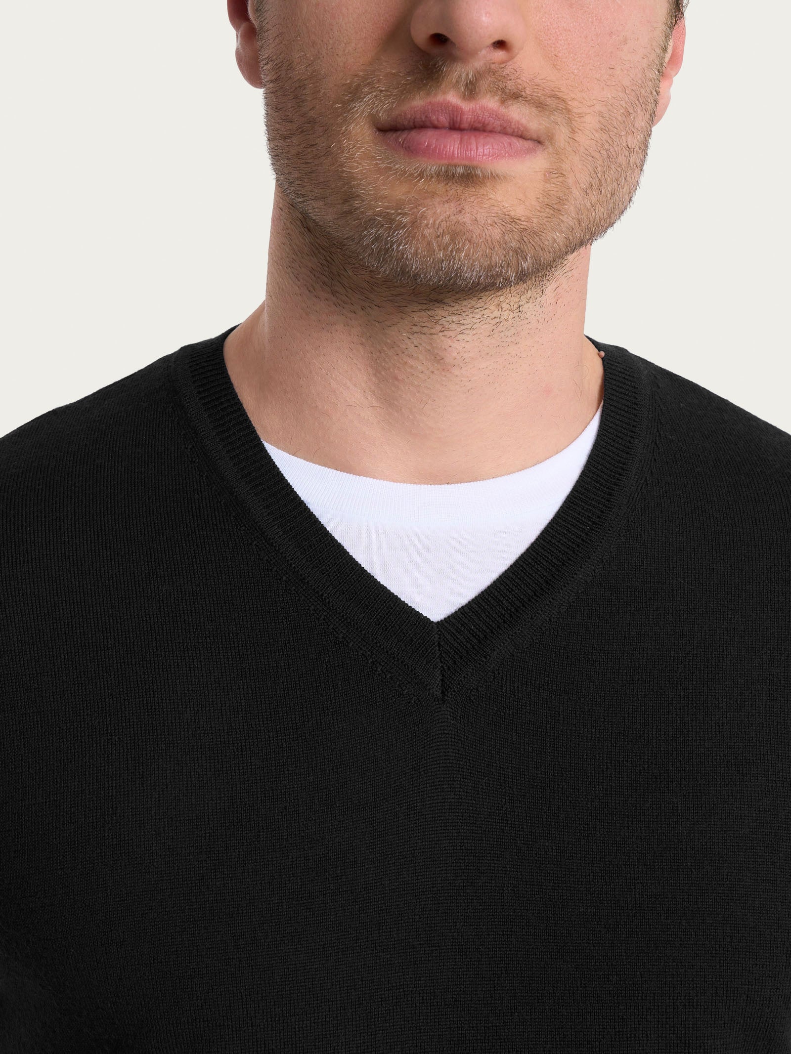 Pull smanicato con scollo a V in maglia unita in Merino Soft Neri Uomo - Ragno