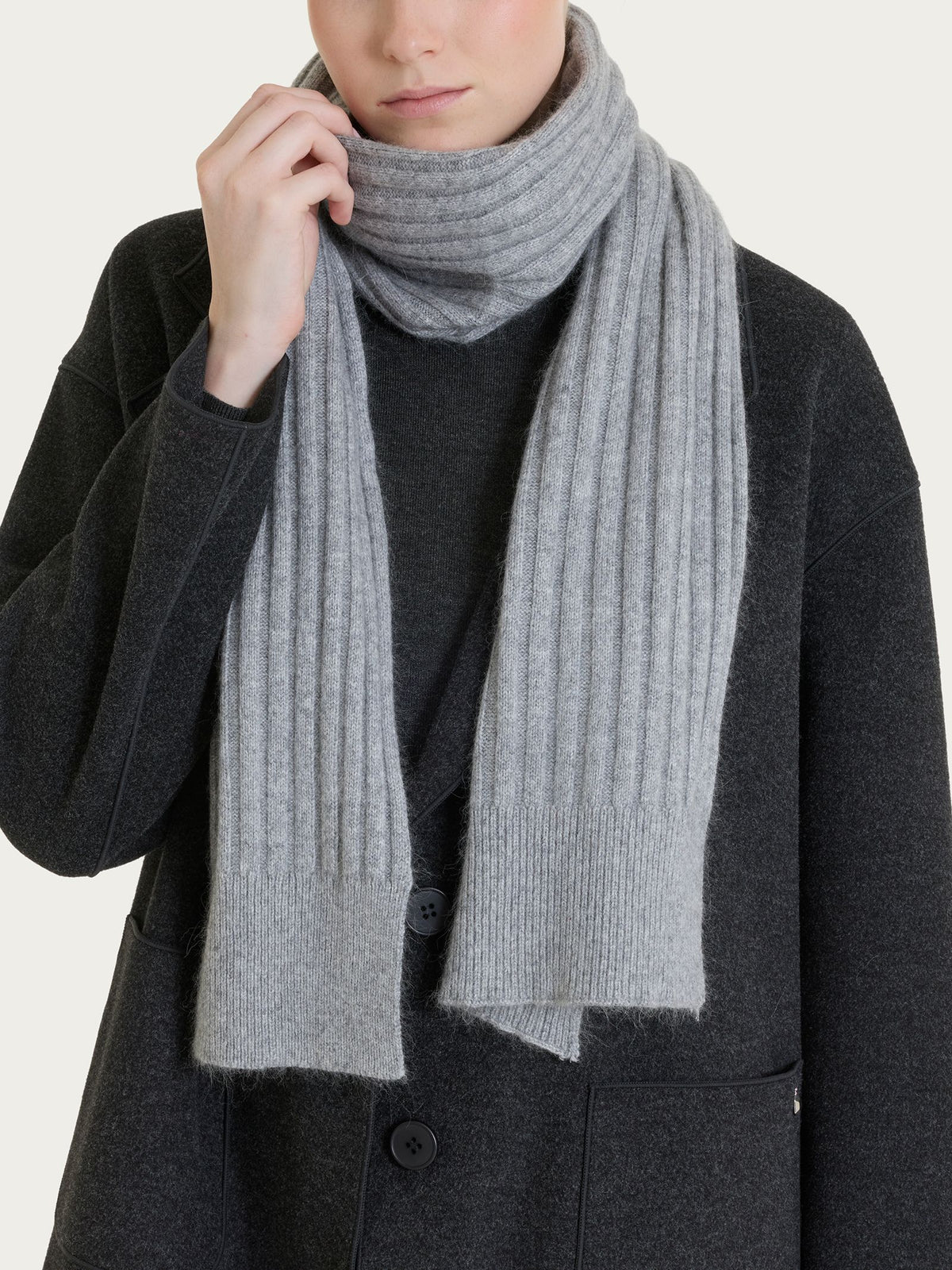 Sciarpa Unisex in misto Lana e Angora Neri Donna - Ragno