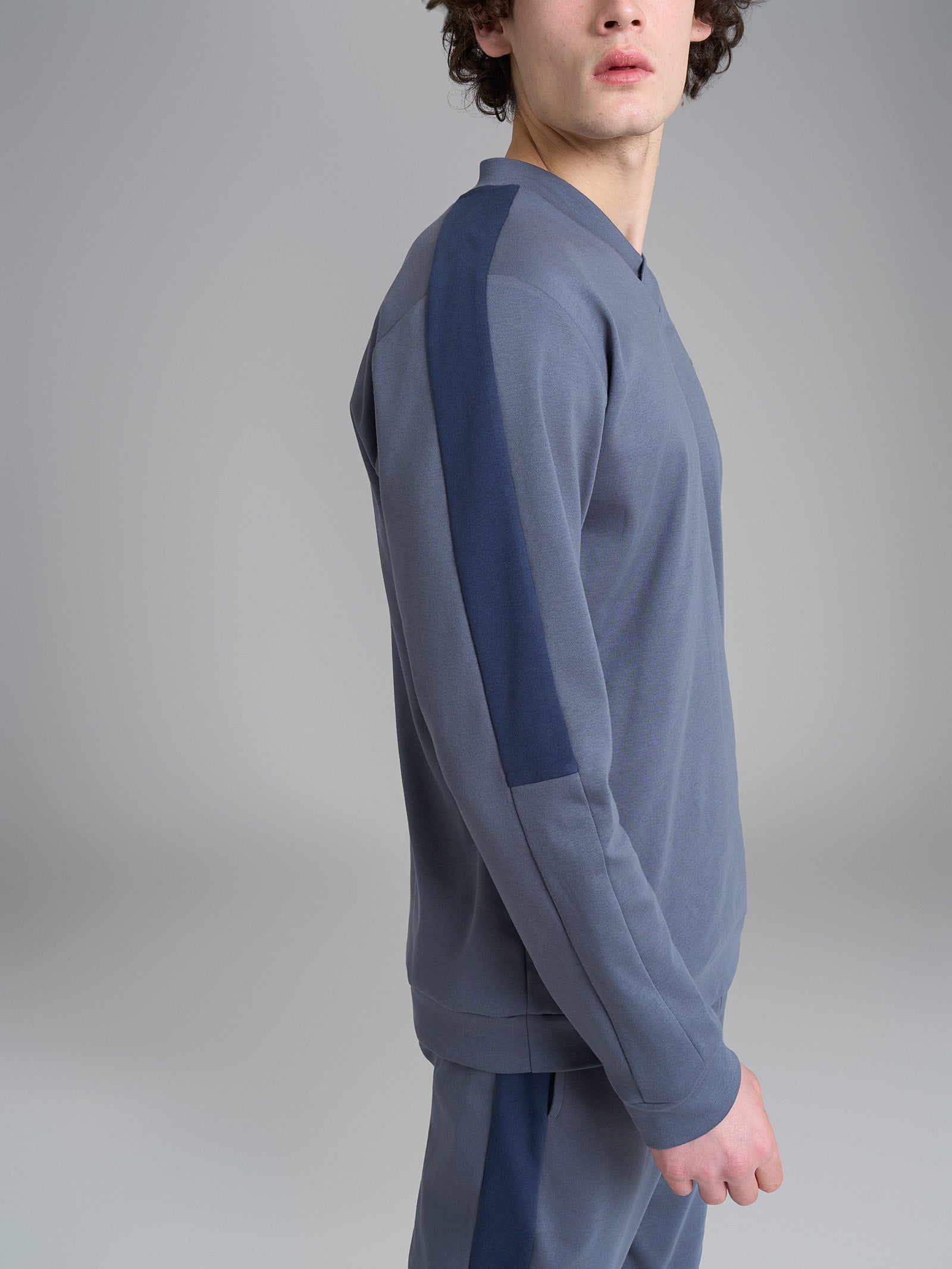Pigiama con scollo a V e bordatura in interlock di cotone Neri Uomo - Ragno